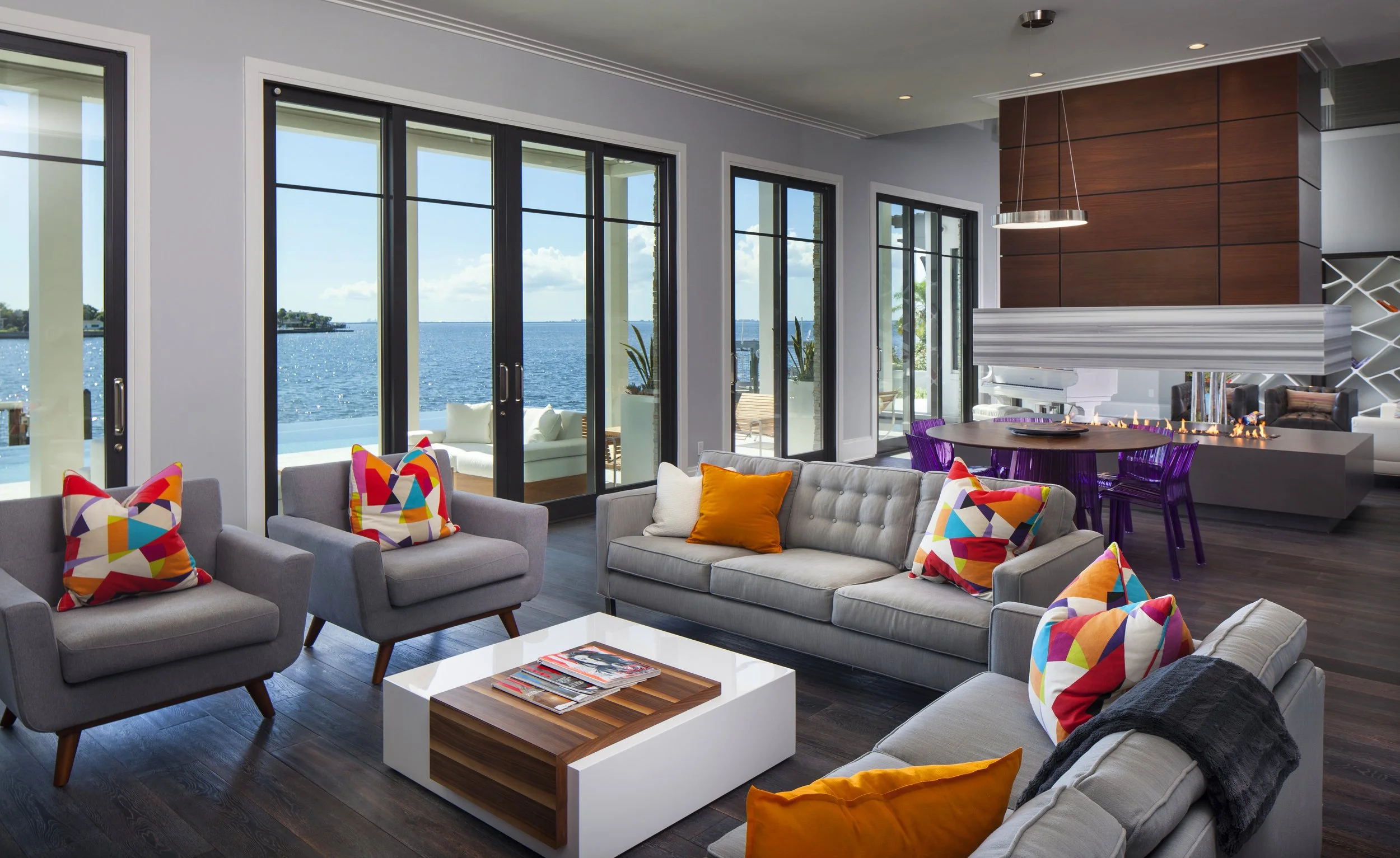 Bur3656 C-FamWater.jpg