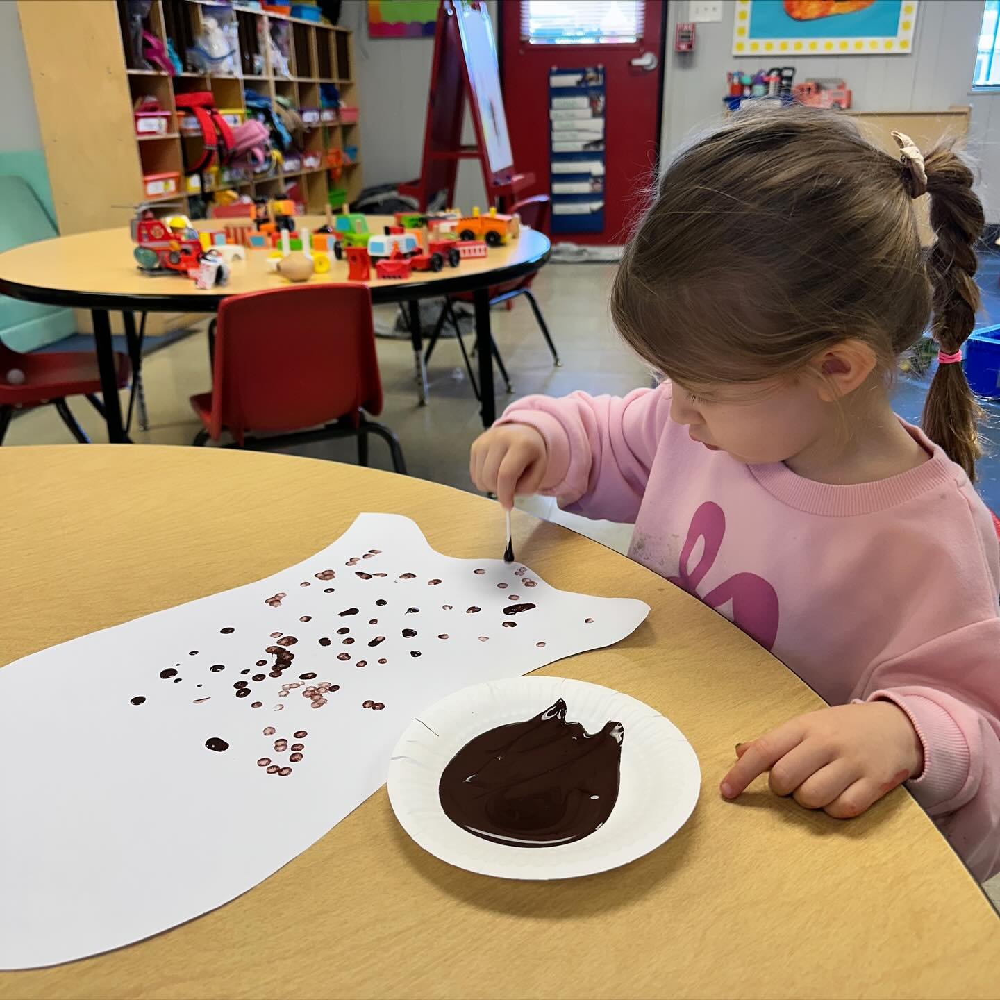 Things are getting SP👀KY around here&hellip;chocolate chip ghost 👻, creepy carrots 🥕 and pumpkin 🎃 decorating! 

#kids #education #preschool #halloweenactivities