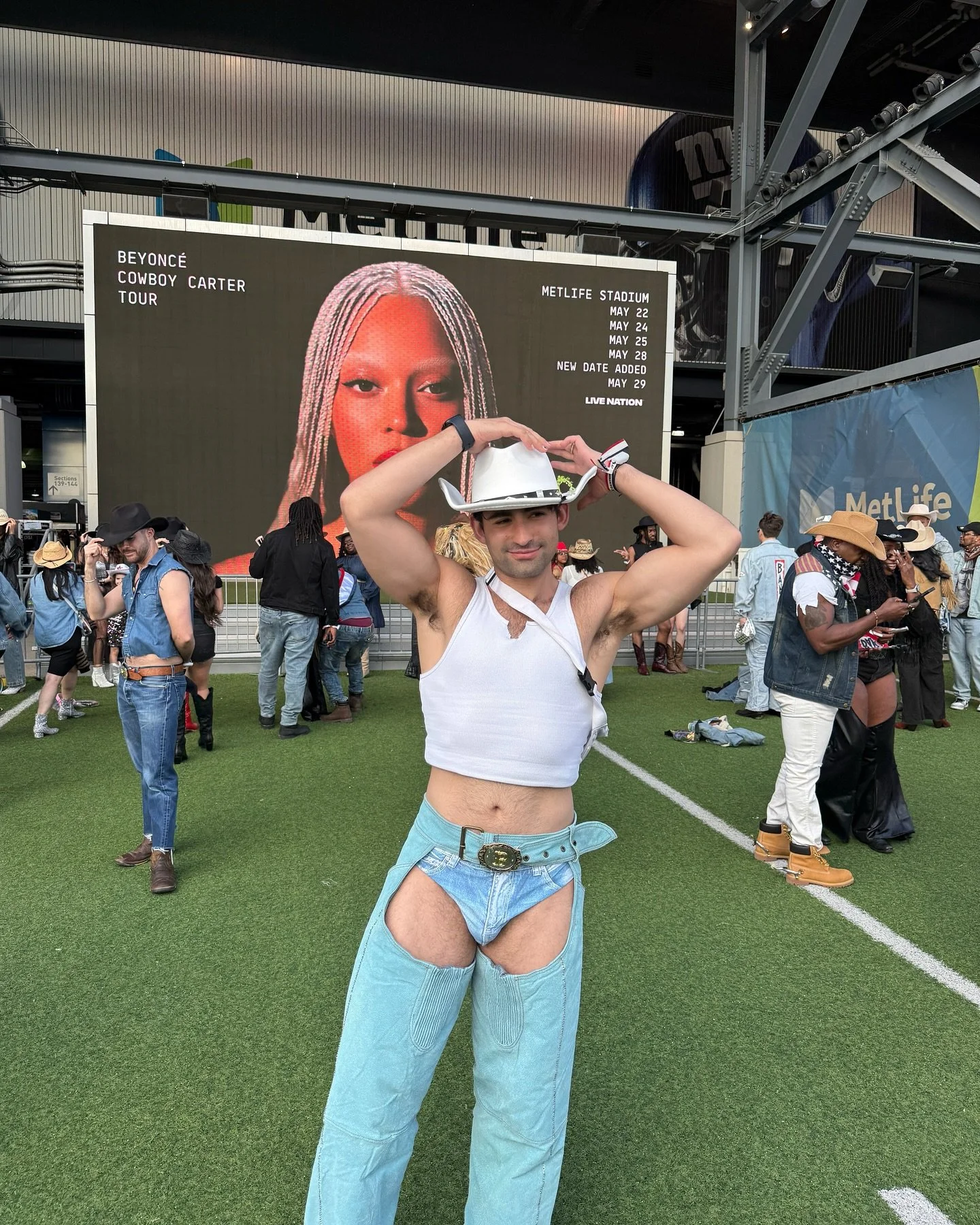 Look at that horse!!!