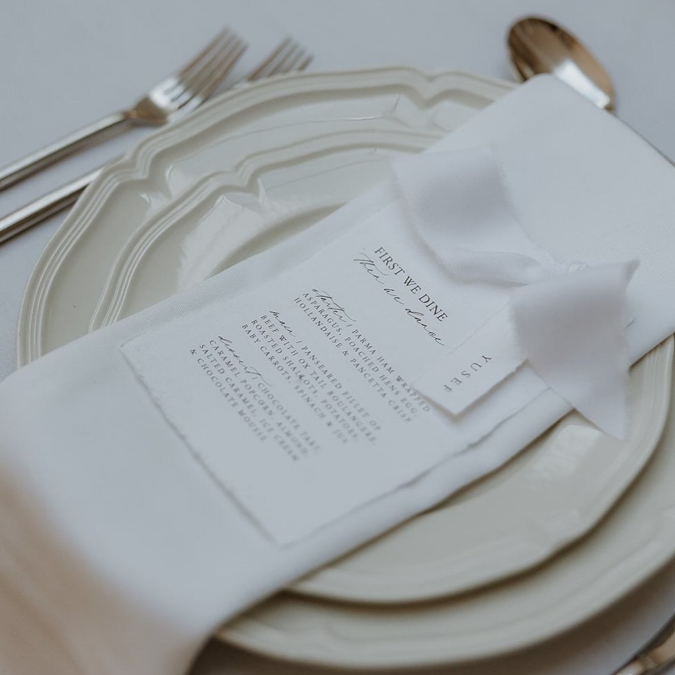 Classic White Luxury π€
 
Concept, Photographer and Organiser:@joannaransonphotography
Venue: @orangegrove.hotel 
Flowers: @2littlebirds_ 
Dresses: @theweddingstudio_berkshire 
Suits: @charlesgaleformalwear
Jewellery: @pswithlov3 
HMUA: @brushbeautyc