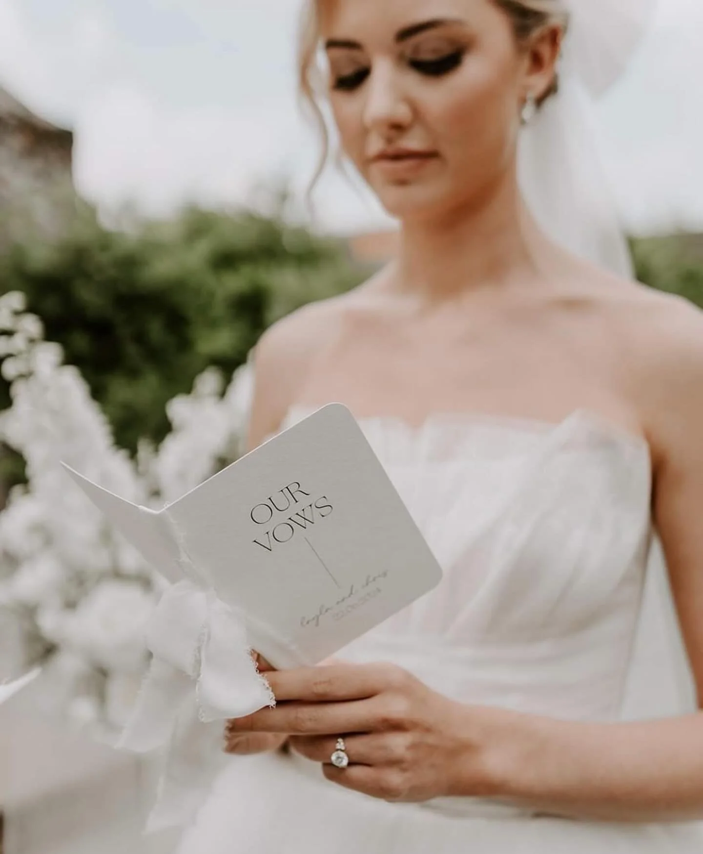 Vows π€
Your vows are so special and I would always recommend to have them printed into a beautiful booklet which creates a perfect memory of the promises you made. These can be designed to match your stationery and as keepsakes π€
Concept & Ph