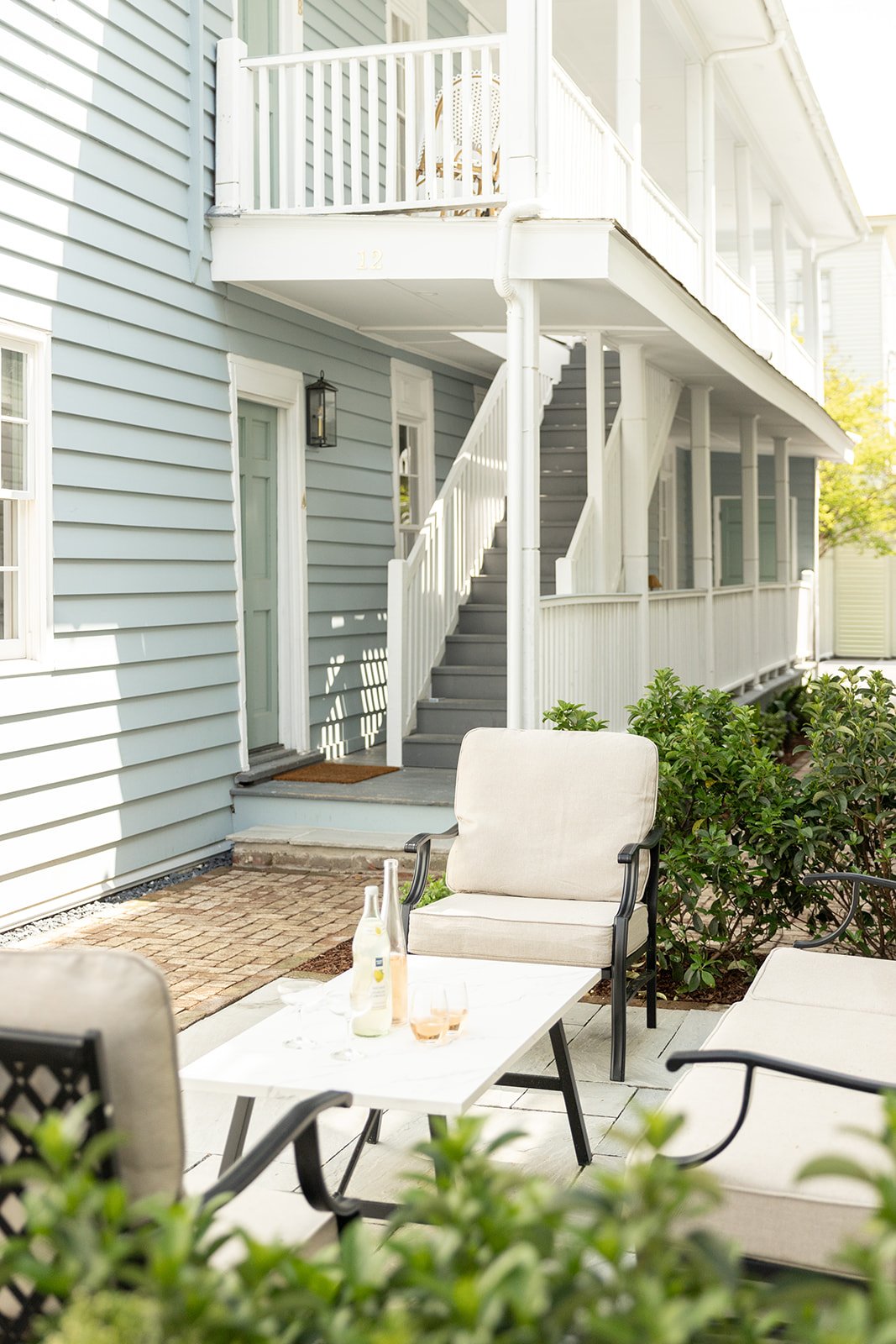 historic downtown Charleston vacation rental piazza exterior