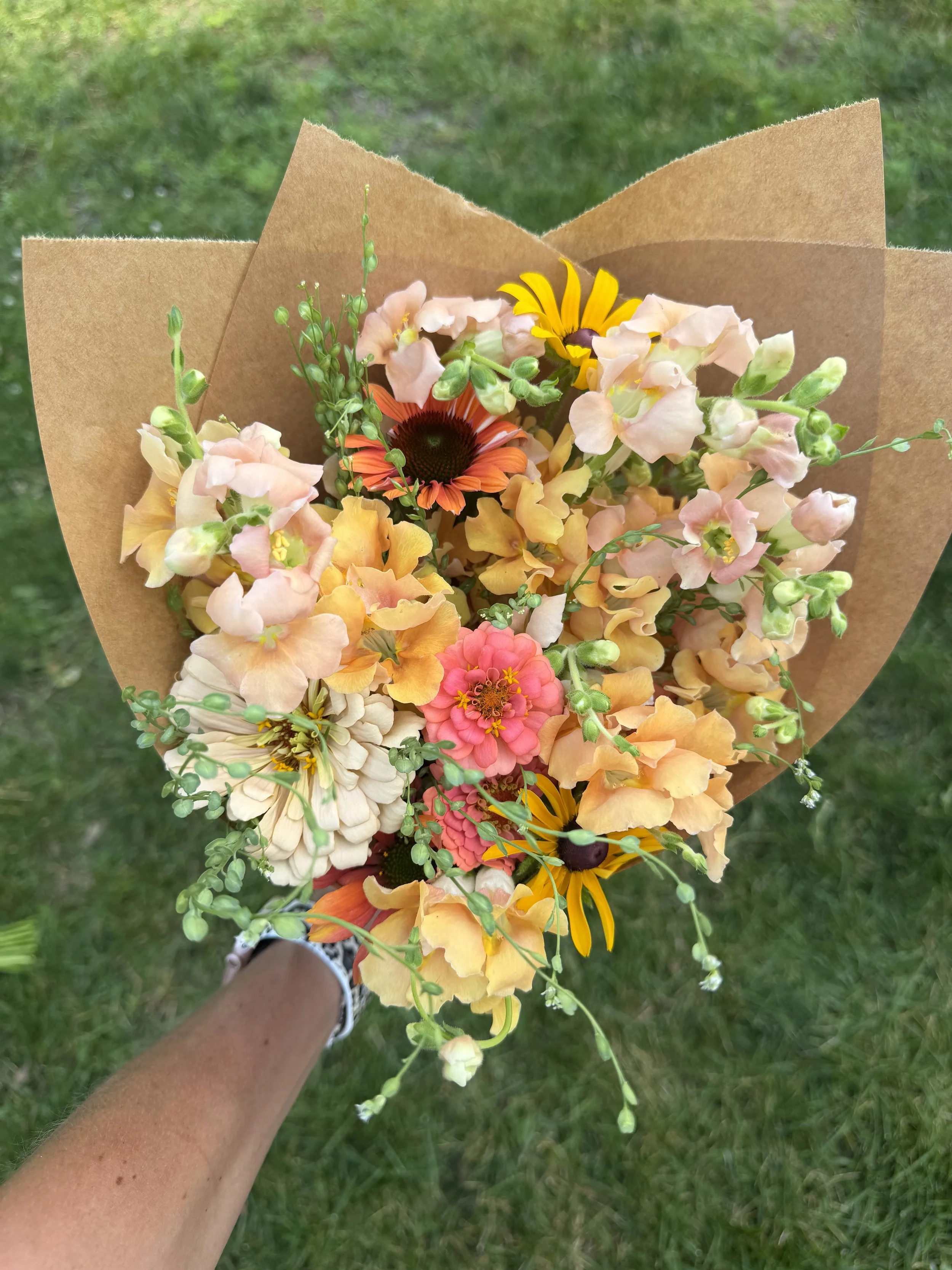Frannie and the Flower Mixed Bouquet Vermont Flowers6.jpeg