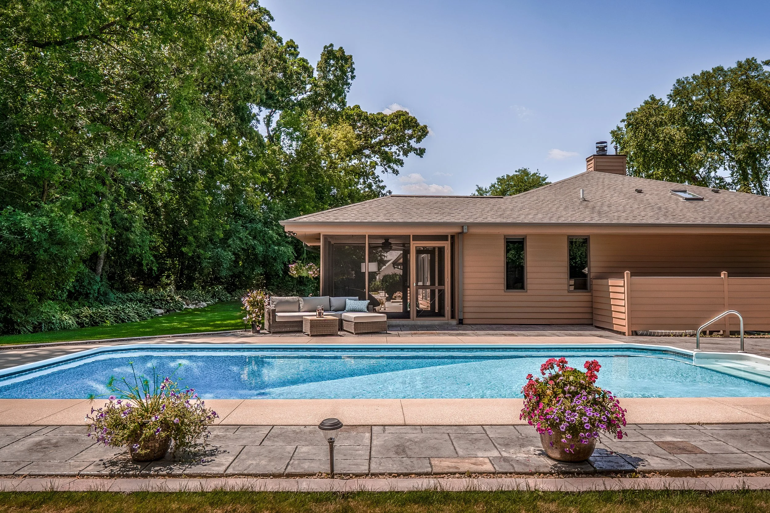 hamer_visuals-editorial_portrait_photography-oconomowoc_wi-25-07-july-double_g_interiors-DSC1935.jpg