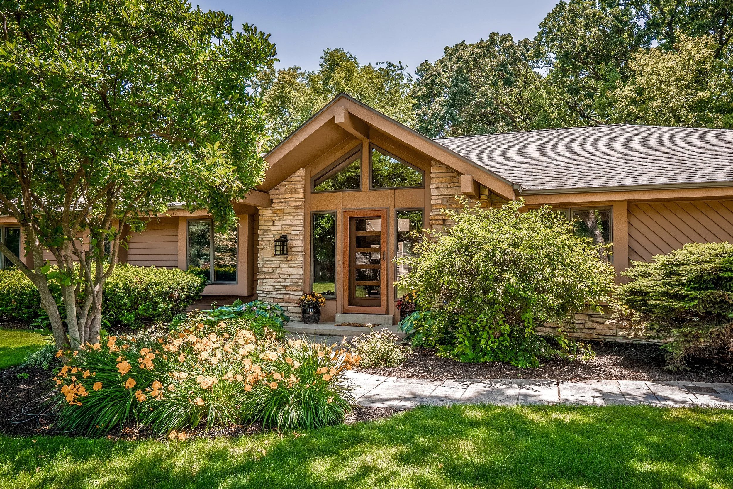 hamer_visuals-editorial_portrait_photography-oconomowoc_wi-25-07-july-double_g_interiors-DSC1850.jpg