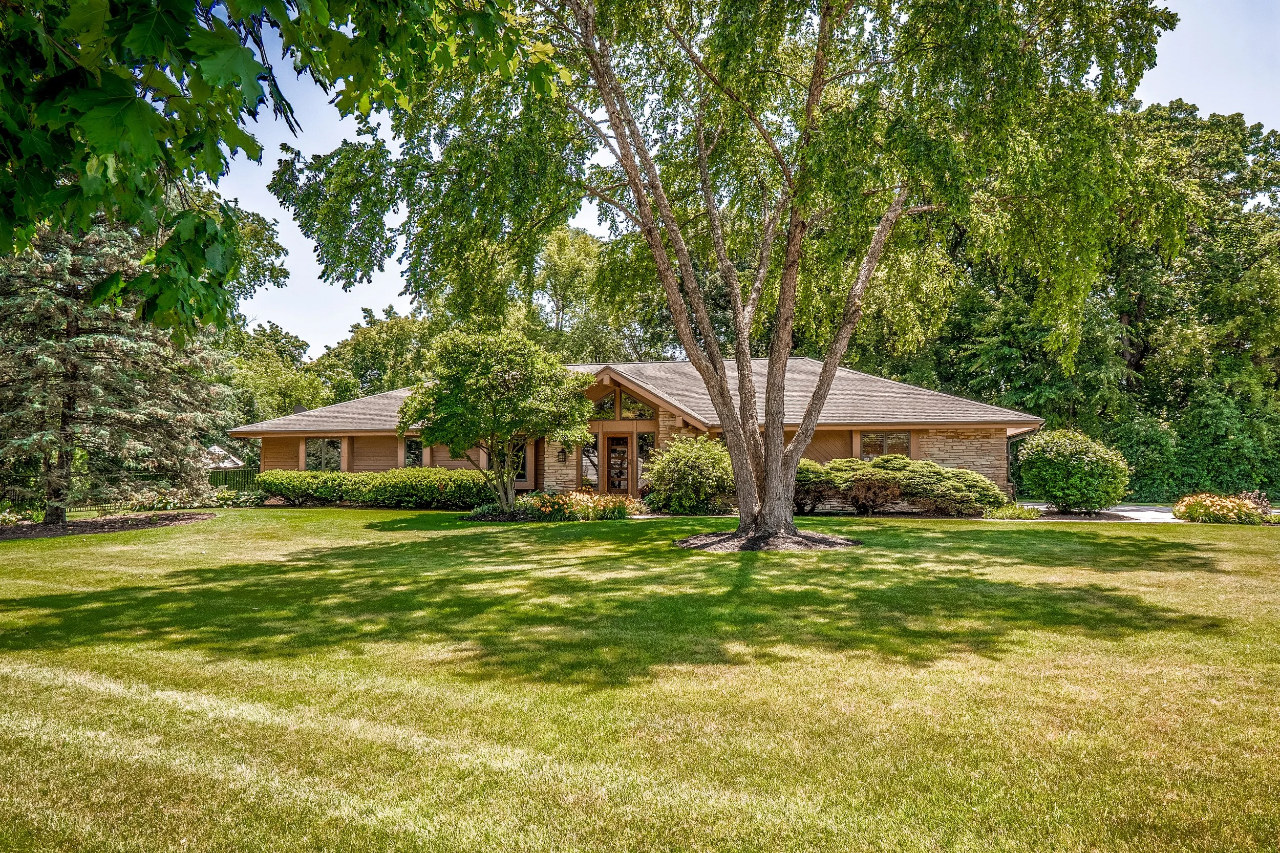 hamer_visuals-editorial_portrait_photography-oconomowoc_wi-25-07-july-double_g_interiors-DSC1875.jpg