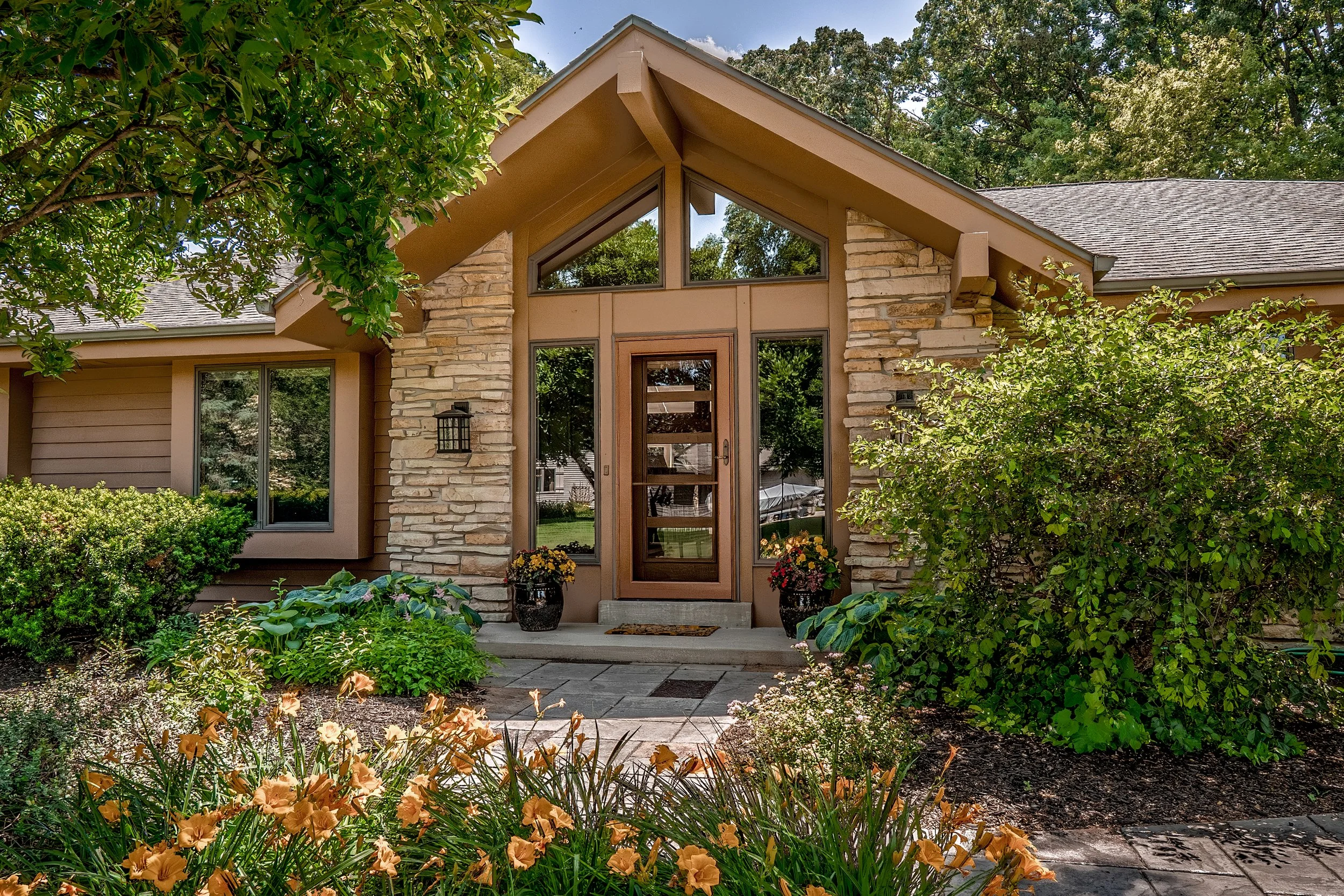 hamer_visuals-editorial_portrait_photography-oconomowoc_wi-25-07-july-double_g_interiors-DSC1990.jpg