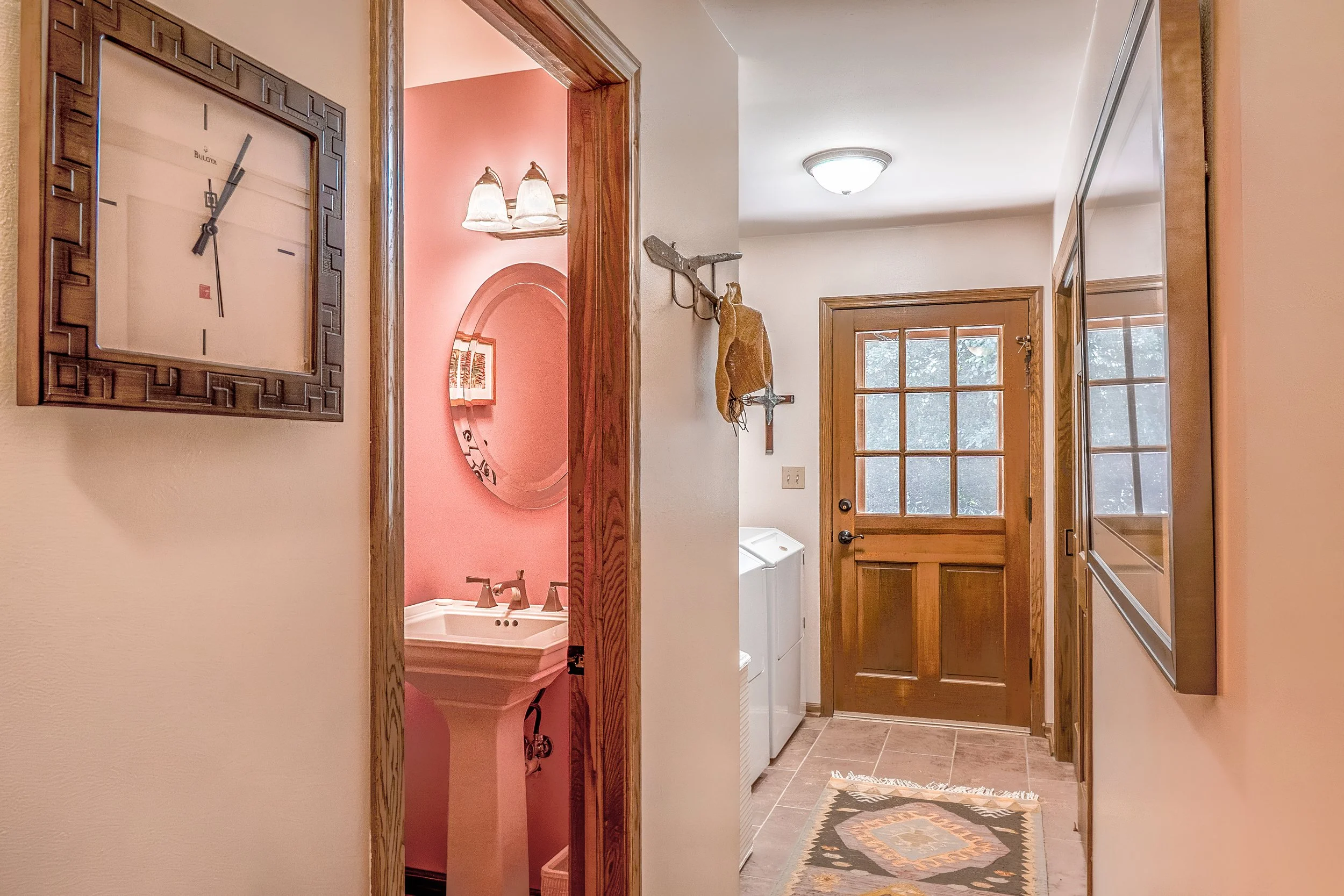 hamer_visuals-editorial_portrait_photography-oconomowoc_wi-25-07-july-double_g_interiors-DSC1830.jpg