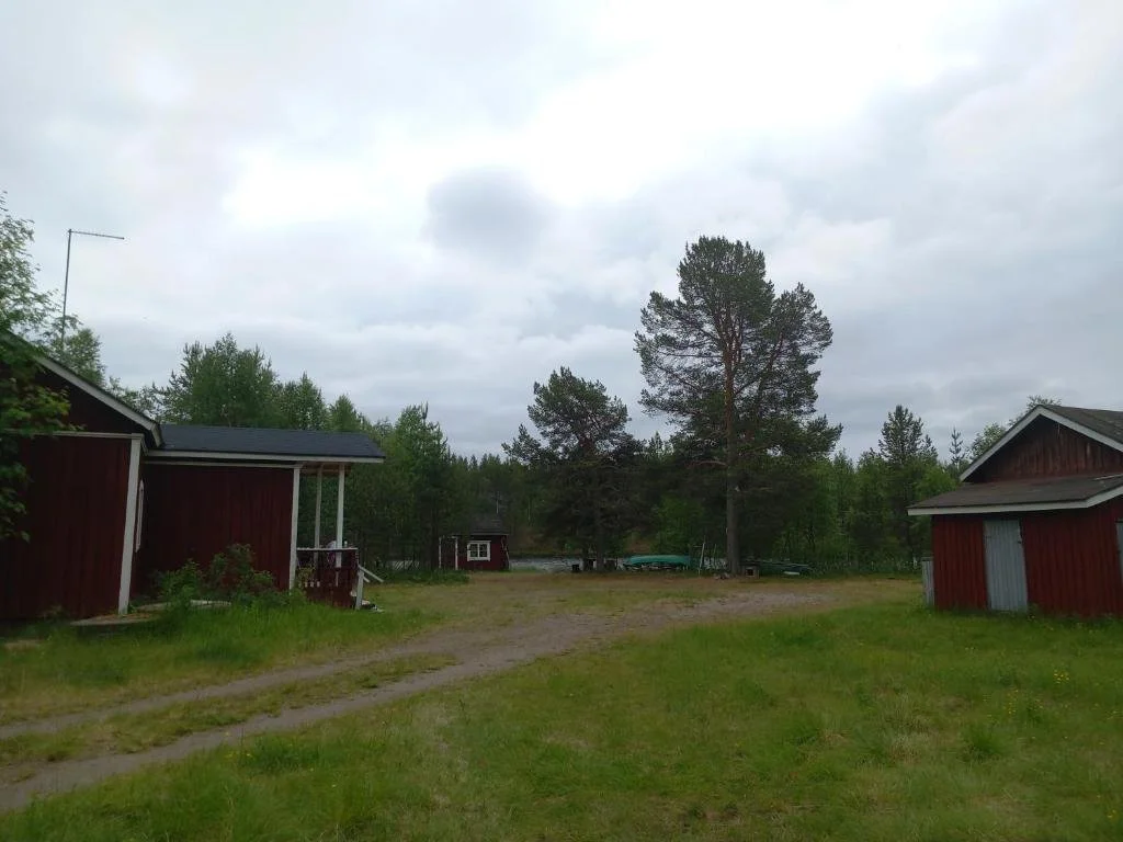 Vuokramökin pihapiiri