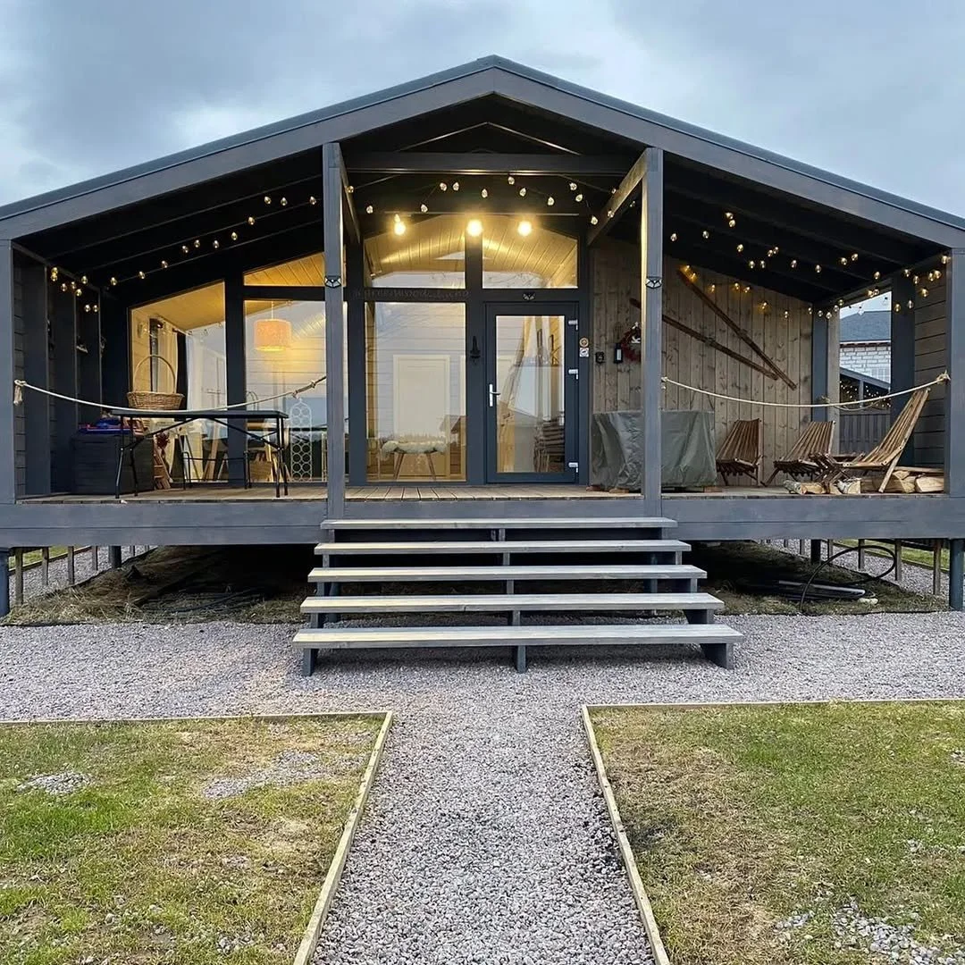 1076 sq ft.jpg