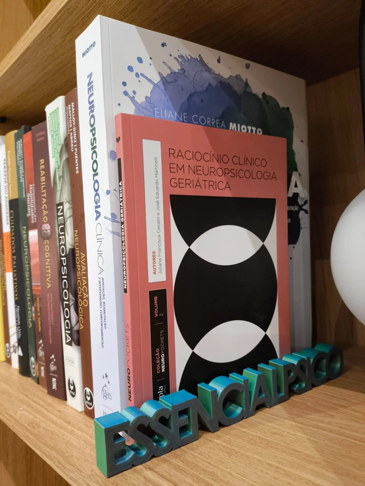 Mais um na minha biblioteca para avalia&ccedil;&atilde;o neuropsicol&oacute;gica!
Aqui s&oacute; tem os melhores 🏆🏆🏆
Gratid&atilde;o @jucecato 🙏
Sua aula foi incr&iacute;vel 👏👏👏