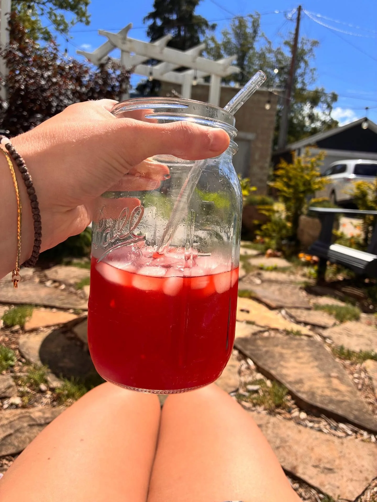 A week in of eats&hellip;

1. Ginger beet lemonade in the sun ☀️ 
2. Adobo tuna tacos 
3. Breakfast to go: matcha and hard boiled eggs 
4. PB+J oat bars !!
5. Beautiful Hami melon
