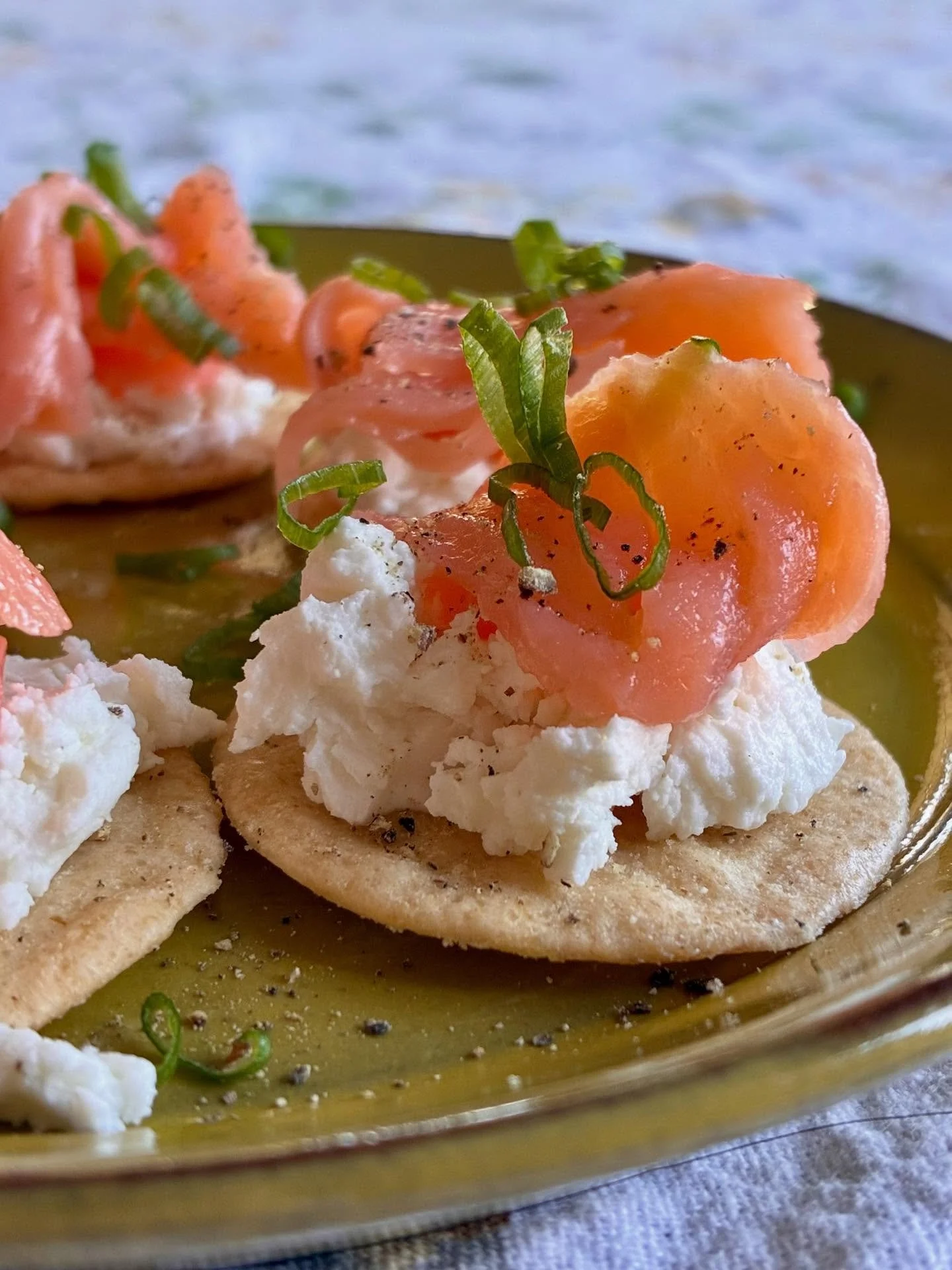 Smoked salmon canap&eacute; 😍