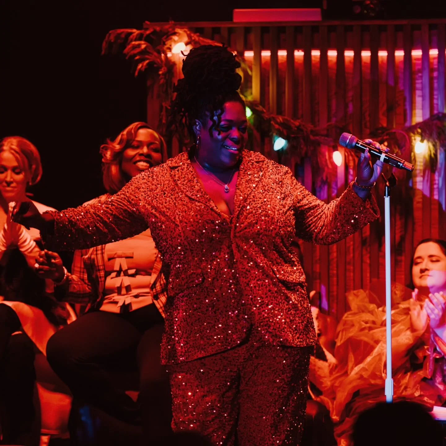 A few more of the amazing shots our good friend @jaxheadshots snapped at this past Wednesdays HOLLY JOLLY HAPPY HOUR at @hardwicksbar 

2 more Wednesdays- Dec 10 &amp; 17 at 7:30pm

Ticket link in profile