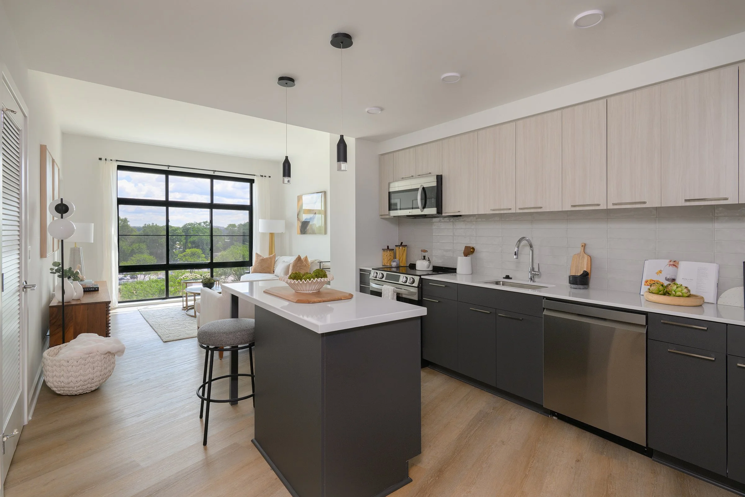  Standard Kitchen, Light Finish
