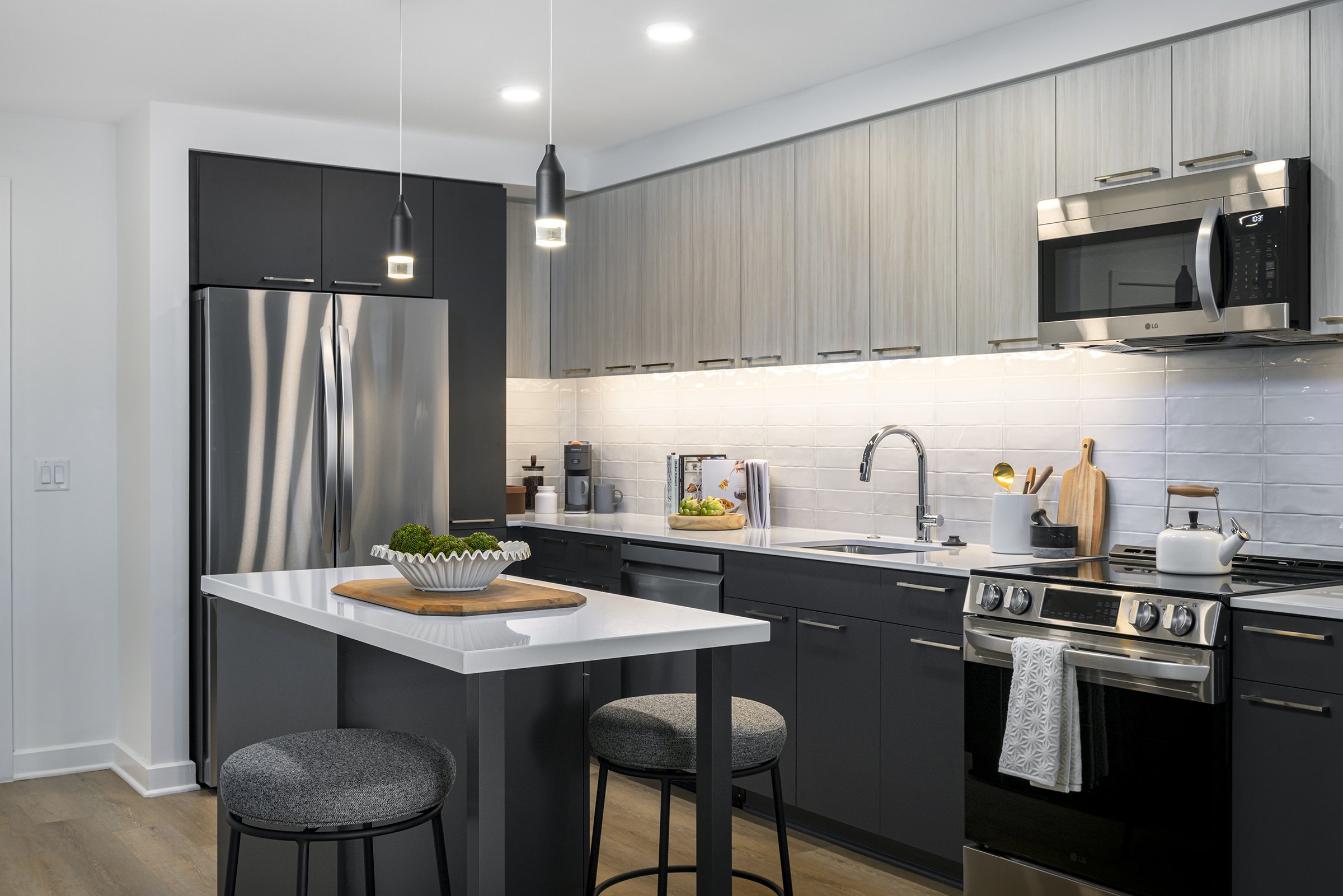  Standard Kitchen, Light Finish