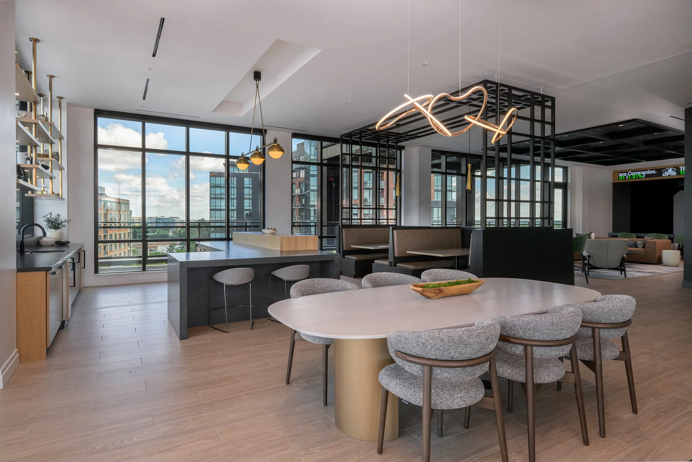 Penthouse Community Kitchen