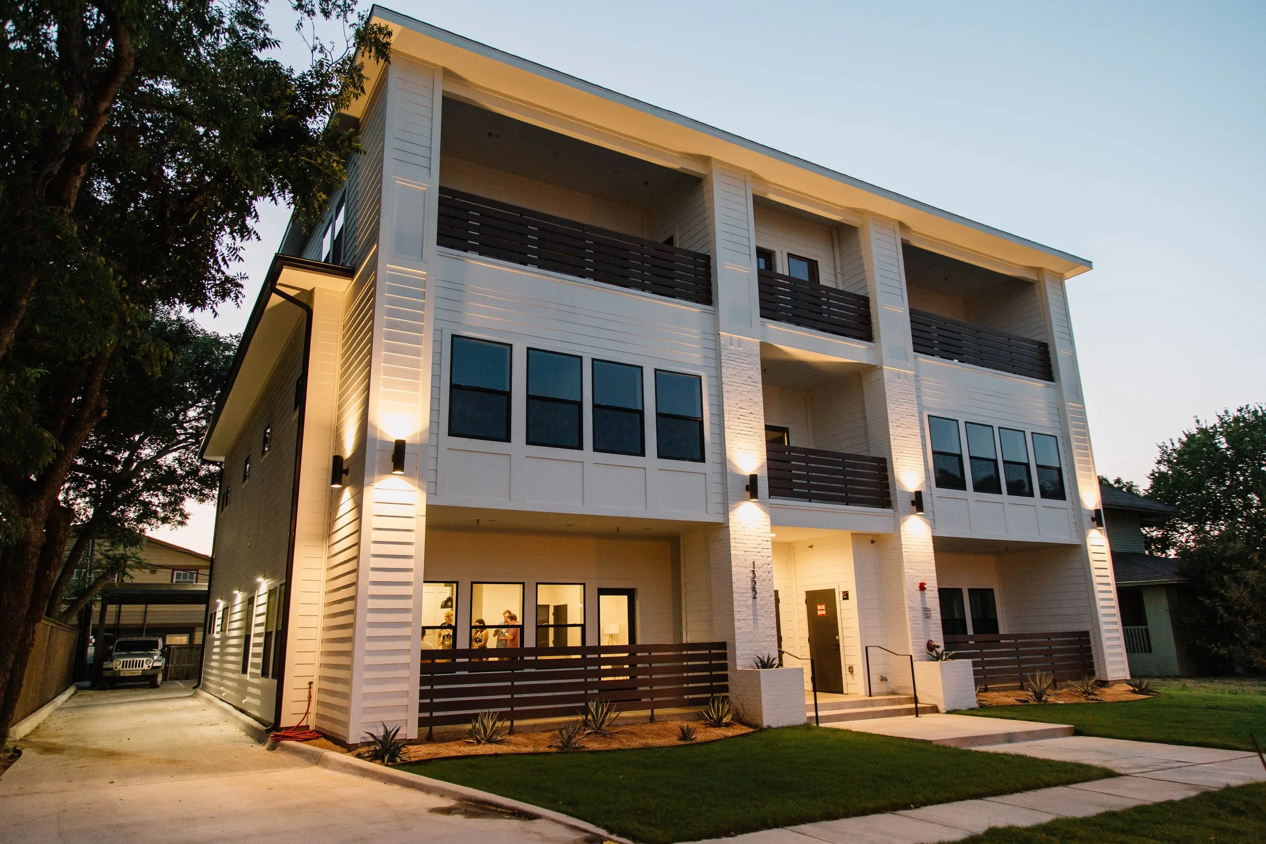 8_20_2020nighttimecondo-90.jpg