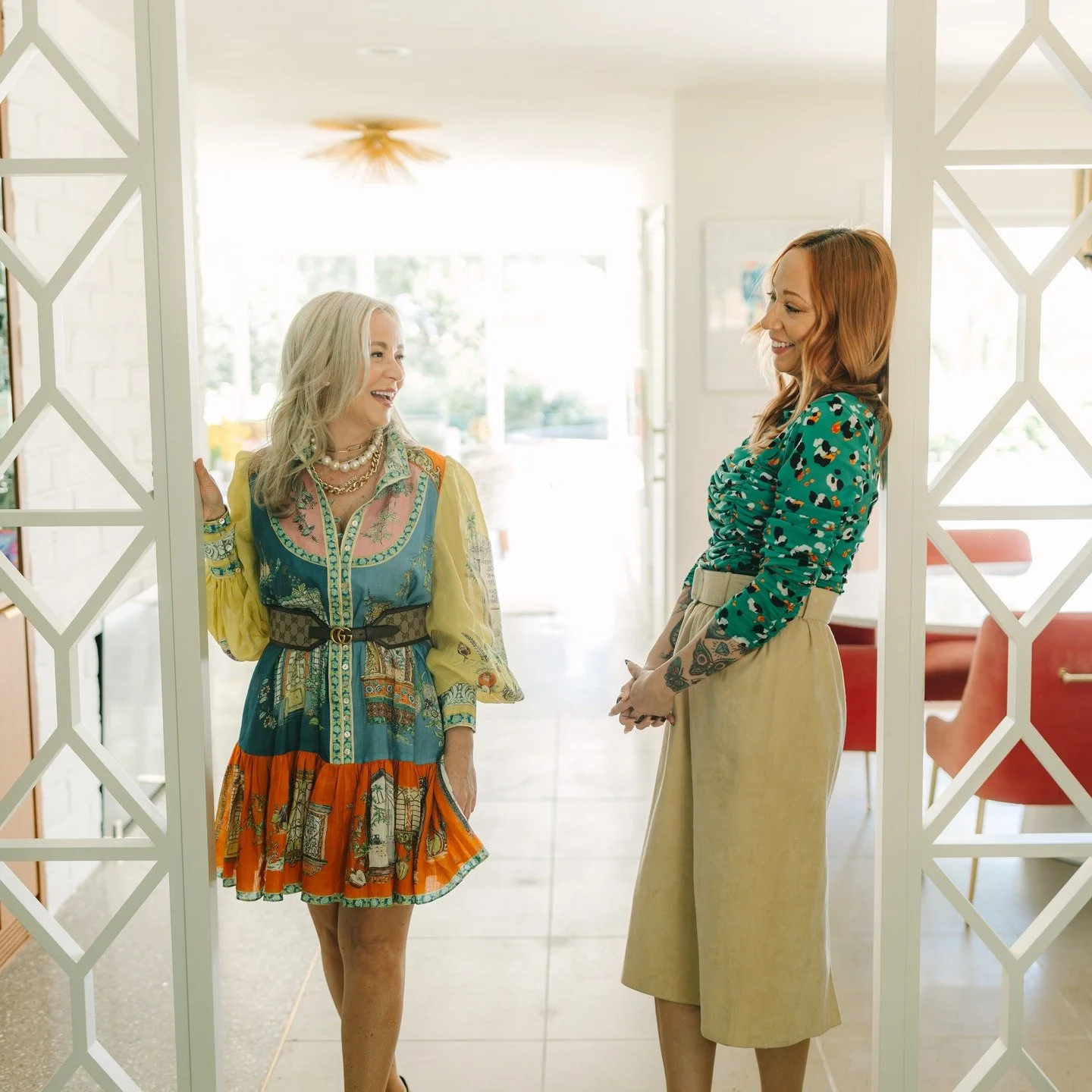 Psyched for client concept meetings in the next few weeks! Samples are taking over our lives (in a good way), and we can&rsquo;t wait to spill the beans. For now, peep this pic of us after turning Flannery&rsquo;s place into a creative circus! 😂

ca