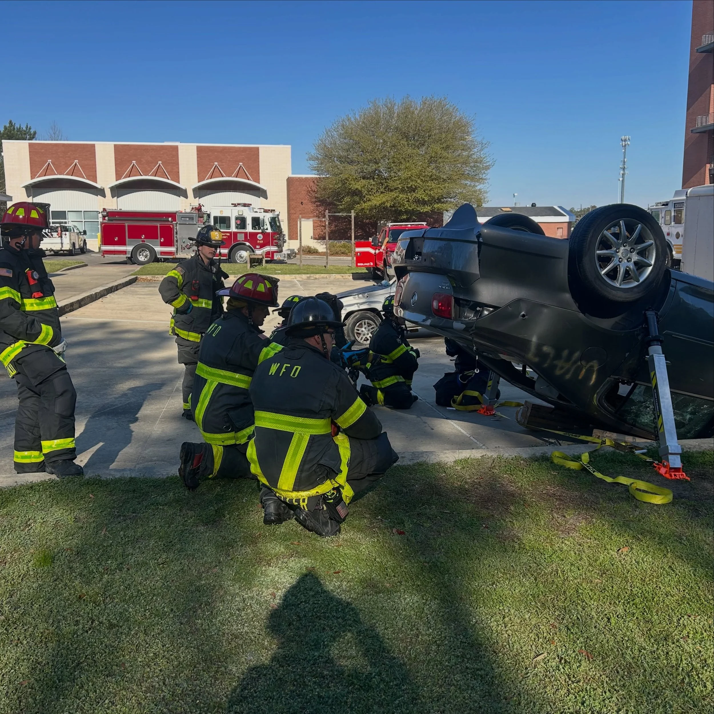 This is why we run. ❤️&zwj;🔥

Vehicle rescues can require firefighters to stabilize thousands of pounds, operate heavy hydraulic tools, work in difficult positions, and make every movement count while someone&rsquo;s life hangs in the balance.

Stre