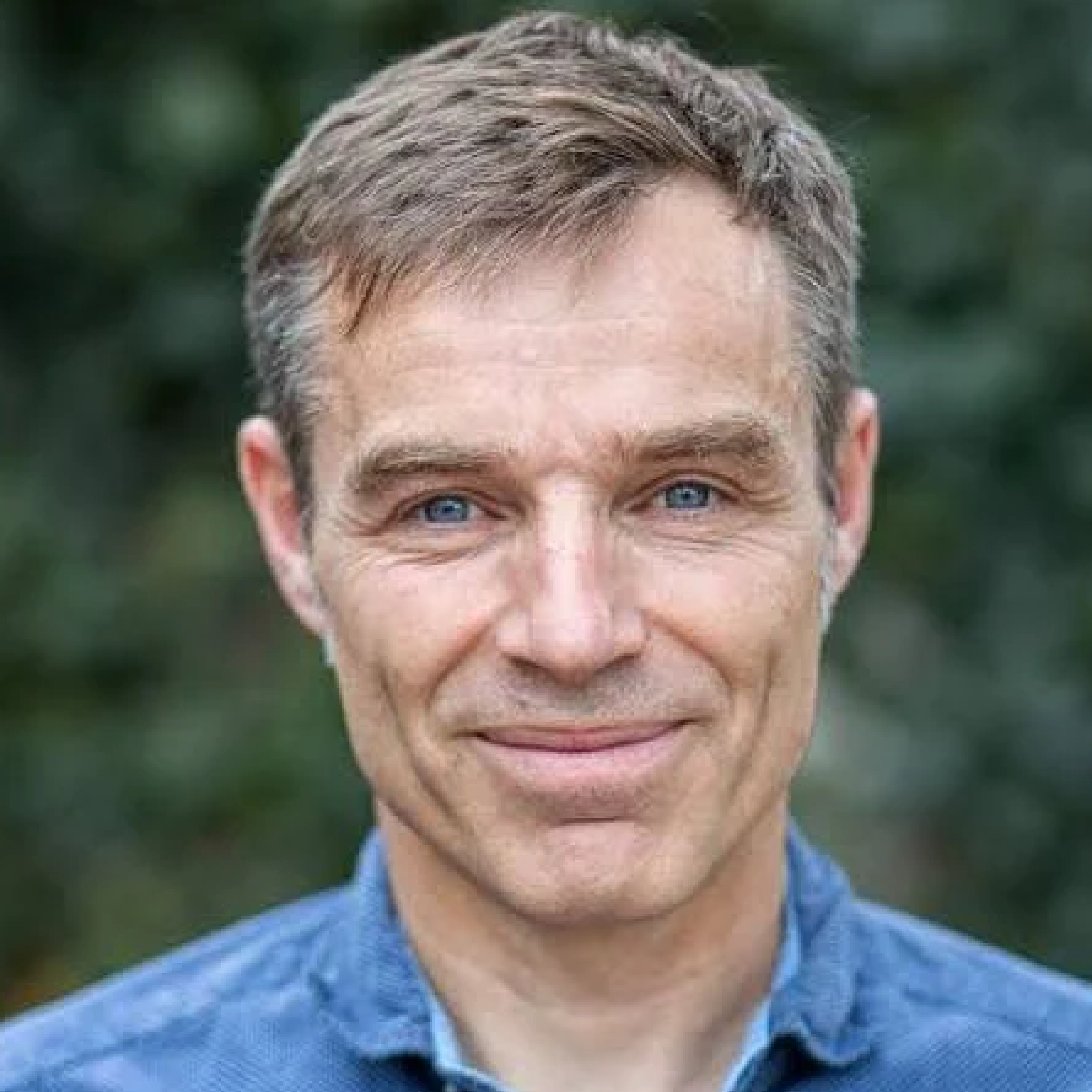 Albrecht Haag (Allemagne) est photographe et gestionnaire culturel basé à Darmstadt. Il a étudié le design de communication à la Hochschule Darmstadt. Cofondateur et directeur du festival de photographie Darmstädter Tage der Fotografie et co-initiate