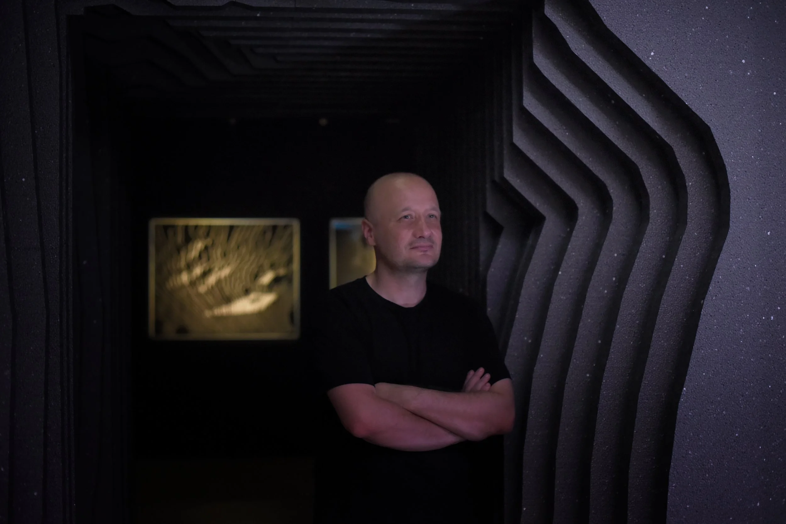 Pawel Janicki (Poland) is an artist whose practice draws on contemporary and media art, music, posthumanist thought, and the history of ideas. He works across programming, synthetic senses, spatial and material engineering, and experimental systems t