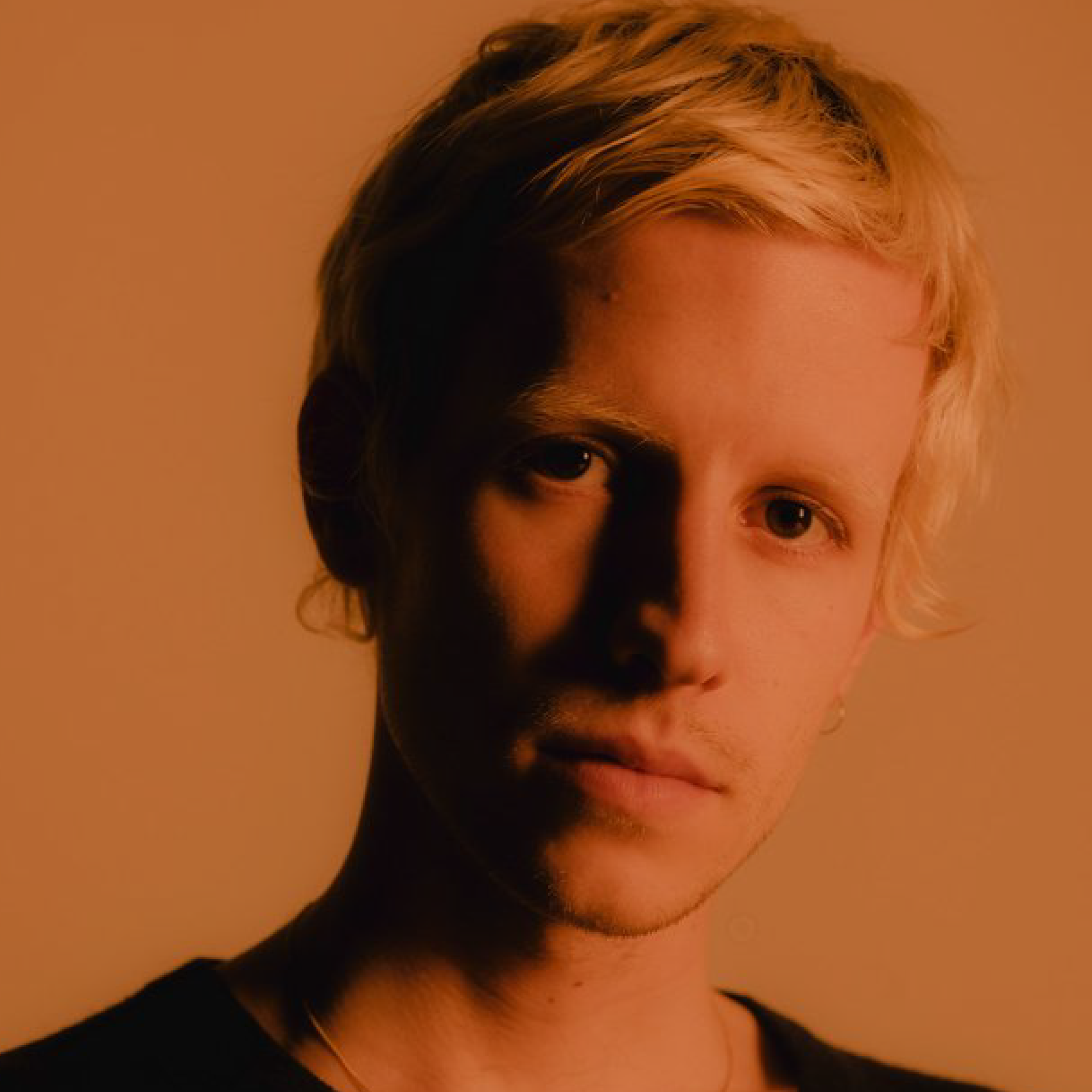 Felix Lenz (Austria) is a research-driven artist and filmmaker based in Vienna. Their practice explores how systems of image-making and knowledge production shape the very environments they seek to describe. Works through installations, films, and cr