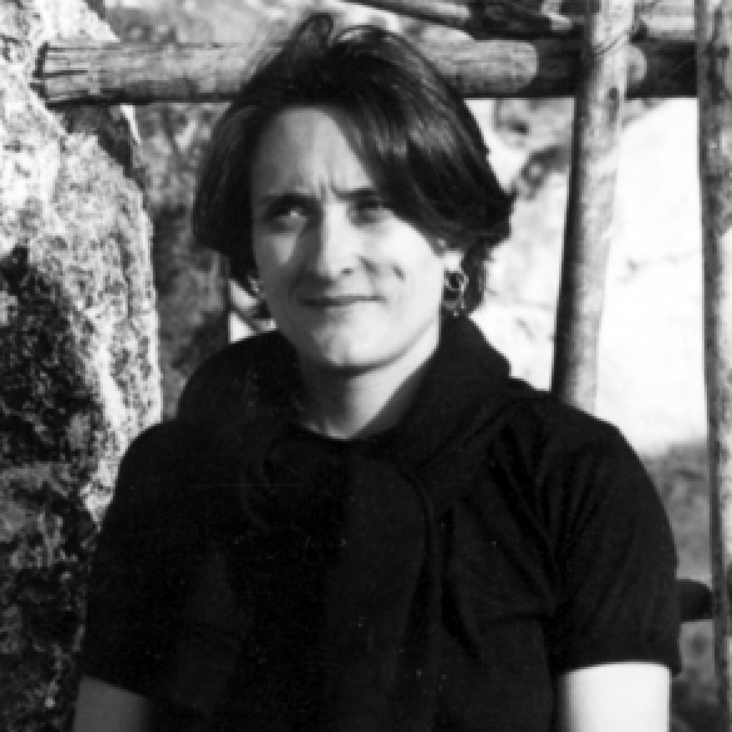 Marie-Jeanne Musiol (Canada/Suisse) est photographe explorant la « botanique énergétique » — des empreintes lumineuses de plantes enregistrées dans des champs électromagnétiques. Elle a fondé le centre artistique Daïmôn en 1986. Ses œuvres figurent d