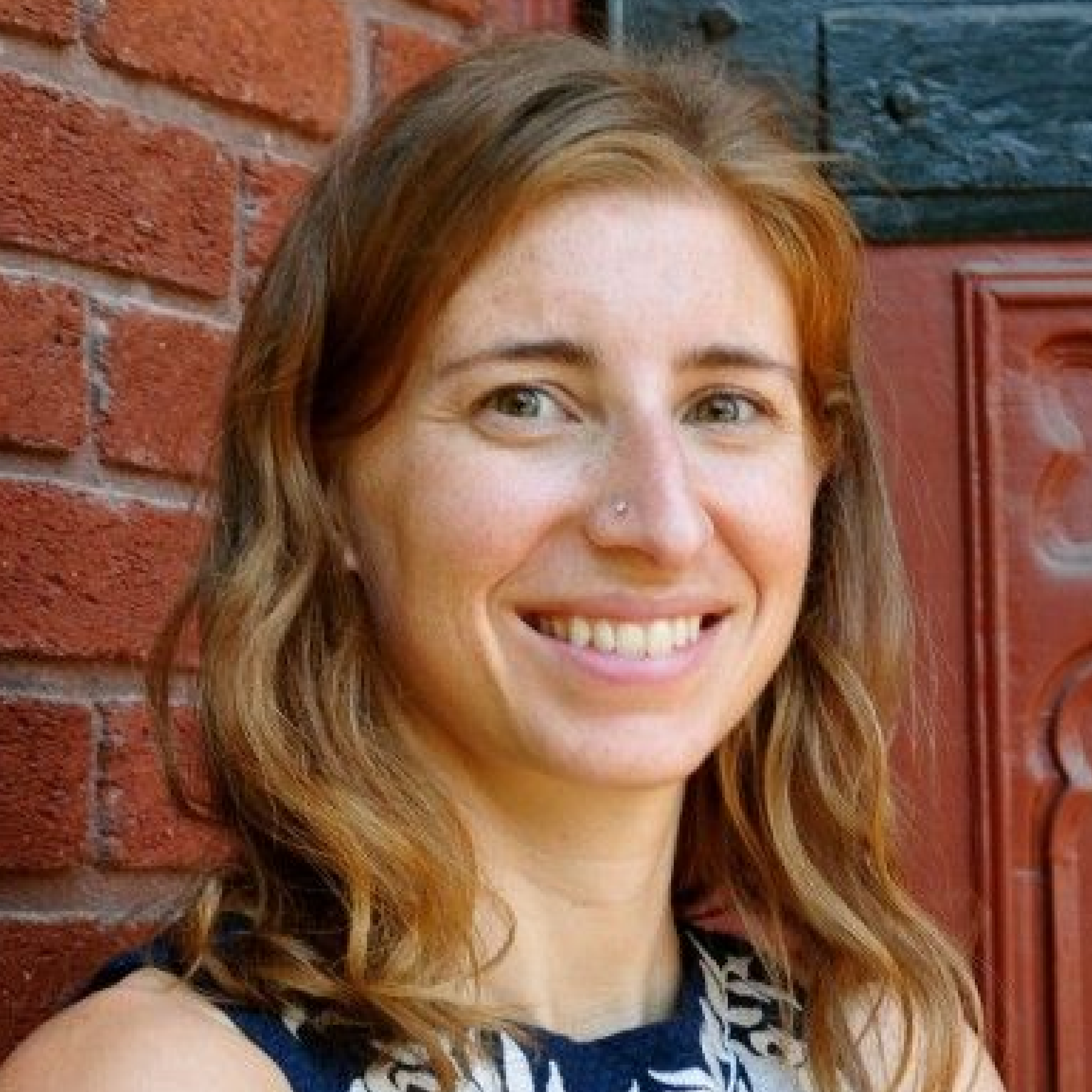 La Dr Heather Kharouba (Canada) est professeure agrégée et titulaire de la Chaire de recherche universitaire en écologie des changements globaux, au Département de biologie de l'Université d'Ottawa. Elle étudie comment les espèces réagissent aux chan