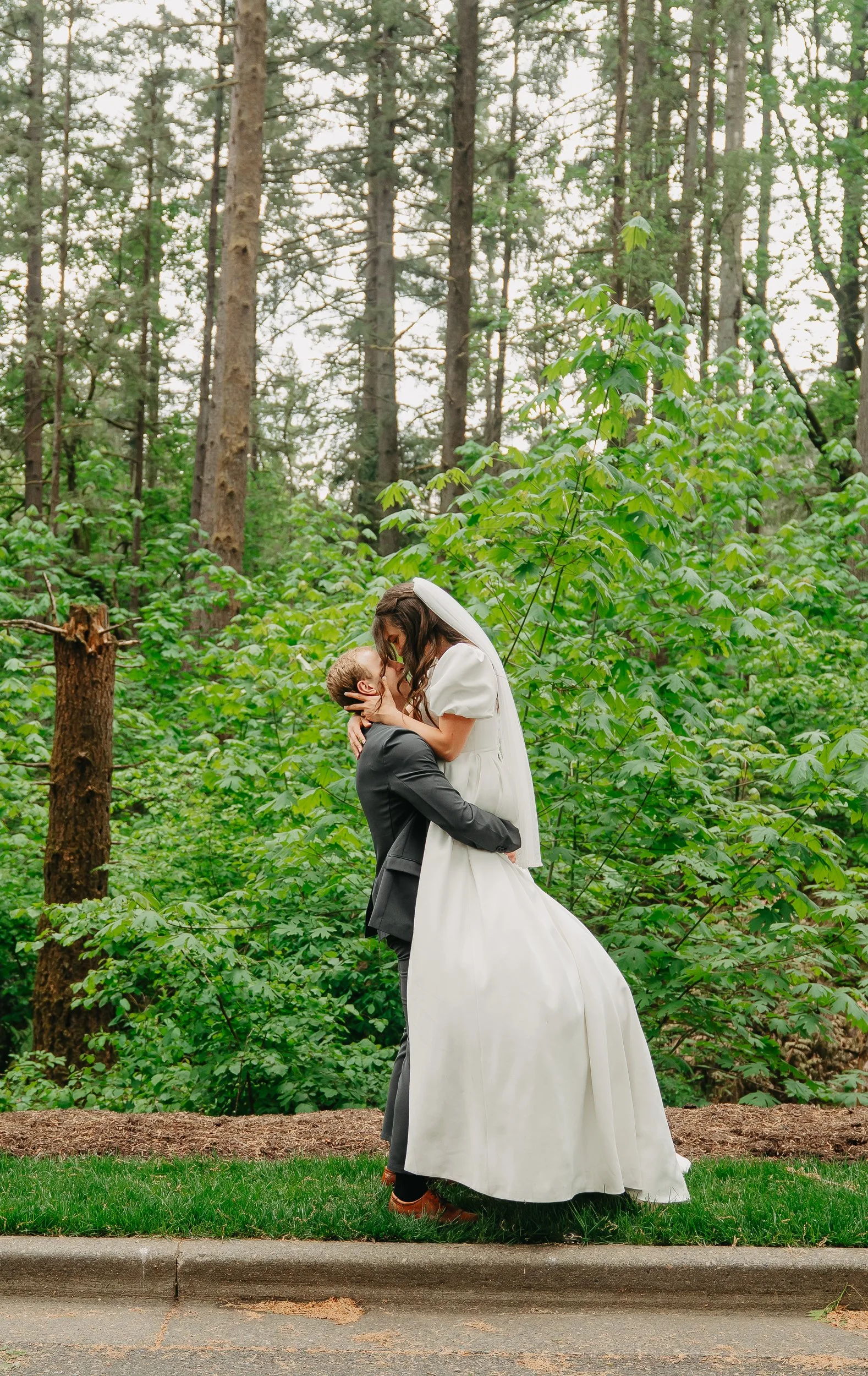 LDS temple wedding photographer-44.jpg