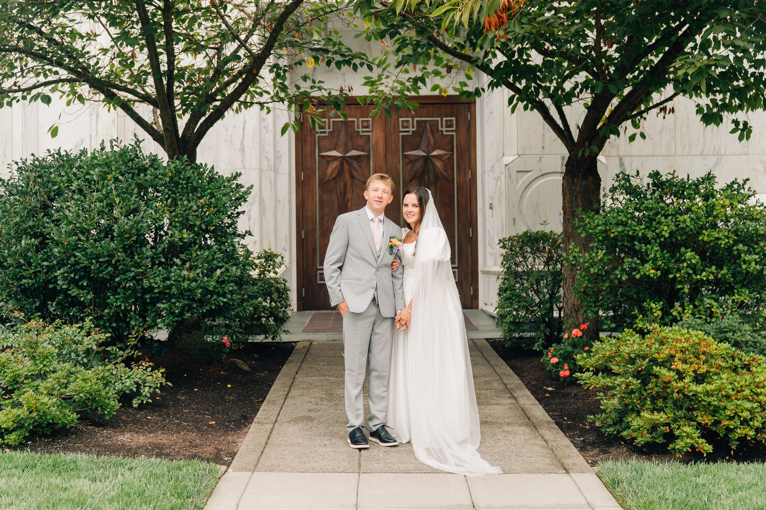 Portland Oregon LDS Temple Wedding Photographer
