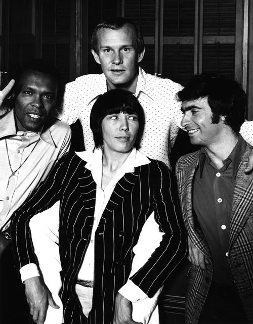 Paul Reid Roman, Tommy Smothers, Lily Tomlin and David host The Music Scene