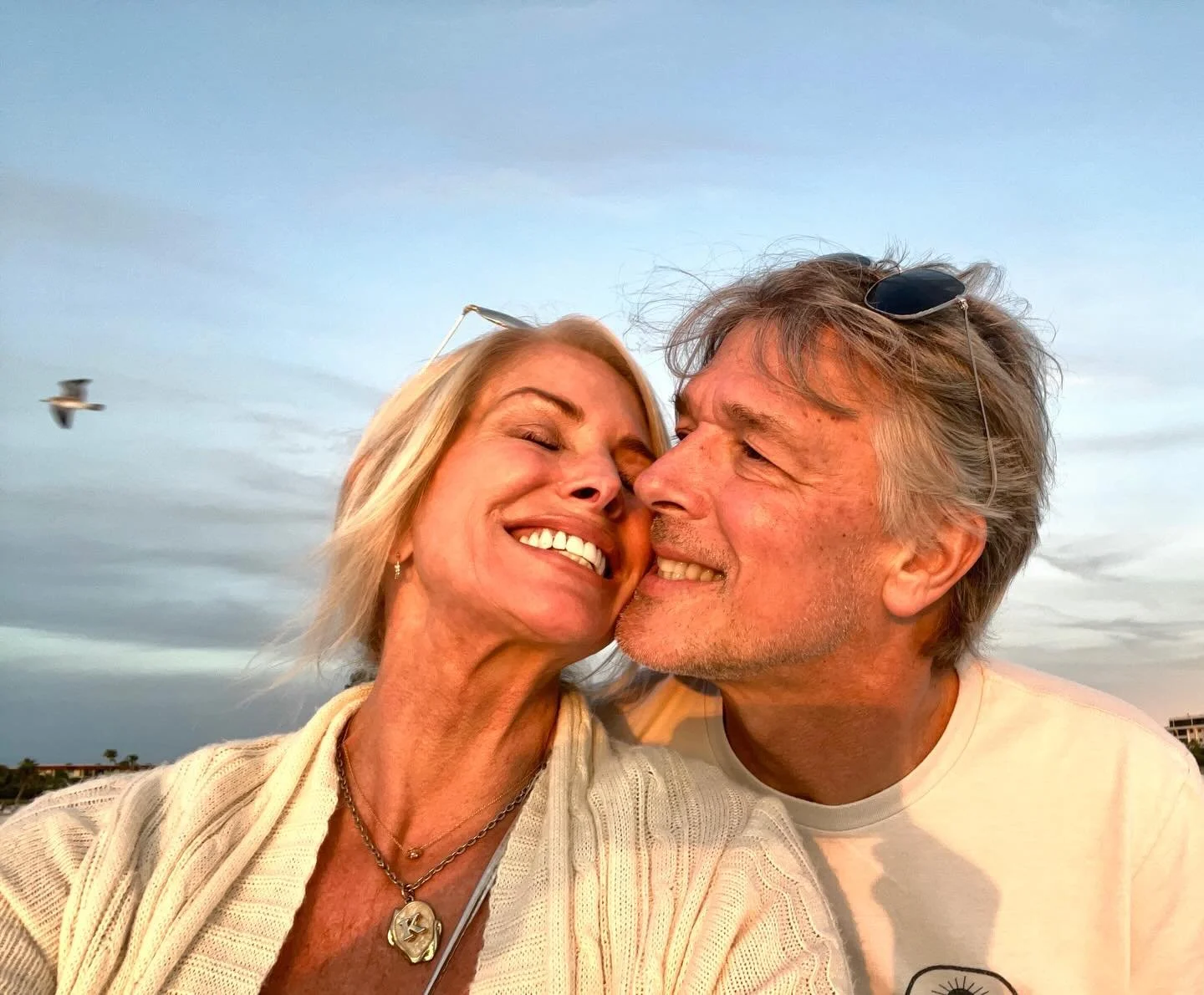 Happy 😊 2026! Wow!! A fresh start &hellip;. All very exciting!
.
Sending health, healing ❤️&zwj;🩹, happiness 😃and success your way!

#happy #happycouple #beach #beachday #beachlife