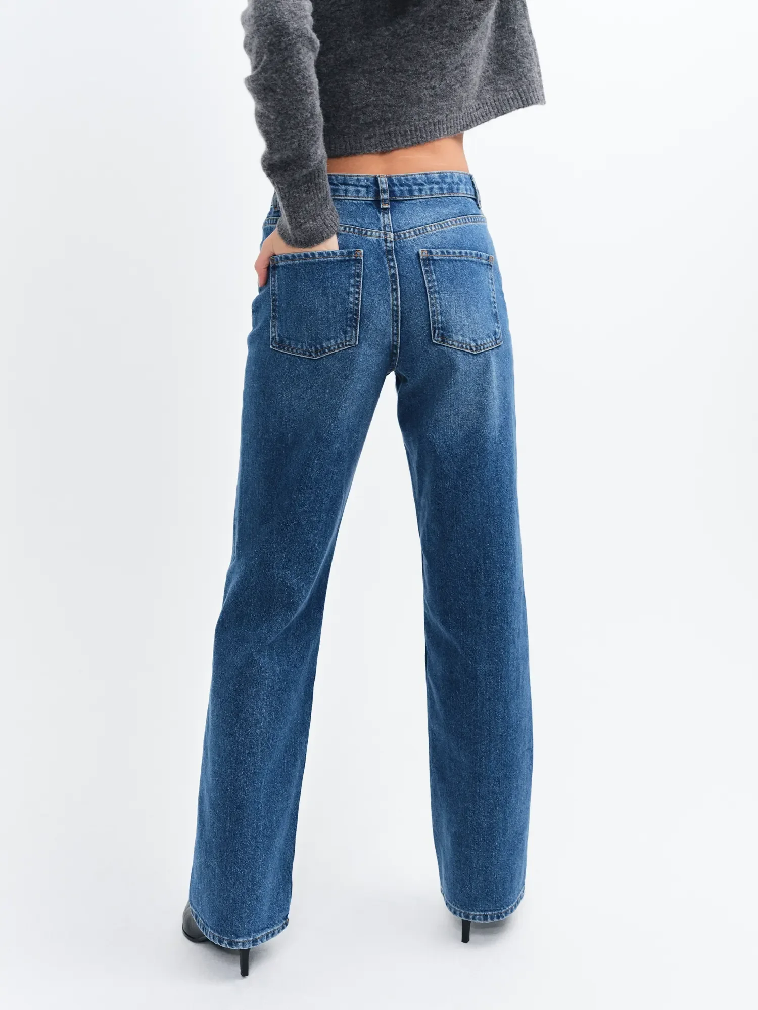 ecommerce-studio-womenswear-3.webp