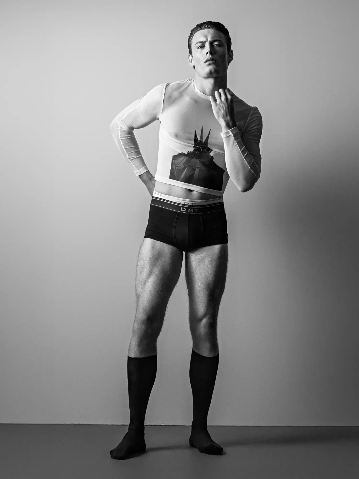 fashion-editorial-menswear-photo-studio-4.webp