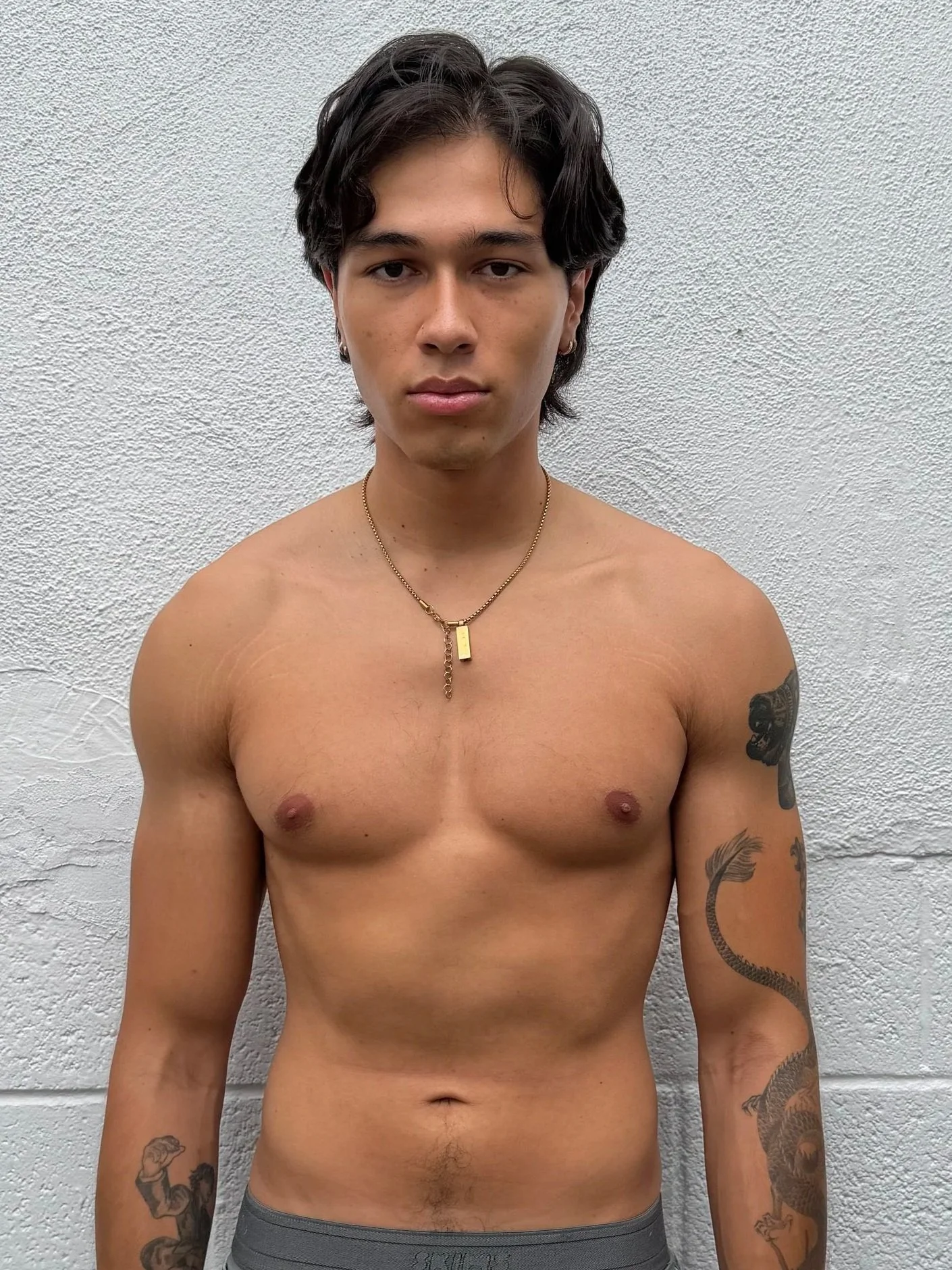 MADE | height=6'1 | waist=30 | shoe=10 | hair=brown | location=Los Angeles | sex=male