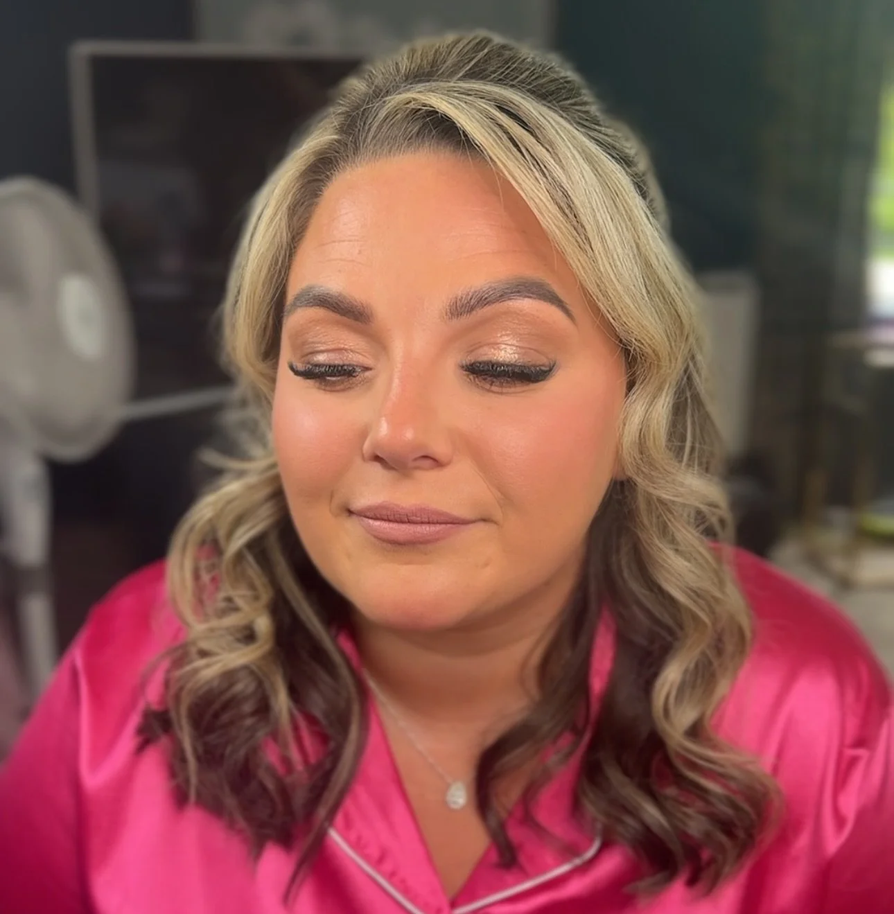 girls just want to have fun 🍾🥂

wedding mornings are the definition of girly time! I absolutely love getting brides ready for their big days and hyping up the bridesmaids for their duties of the day ✨

#weddingmakeup #bridalmakeup #rochestermakeupa