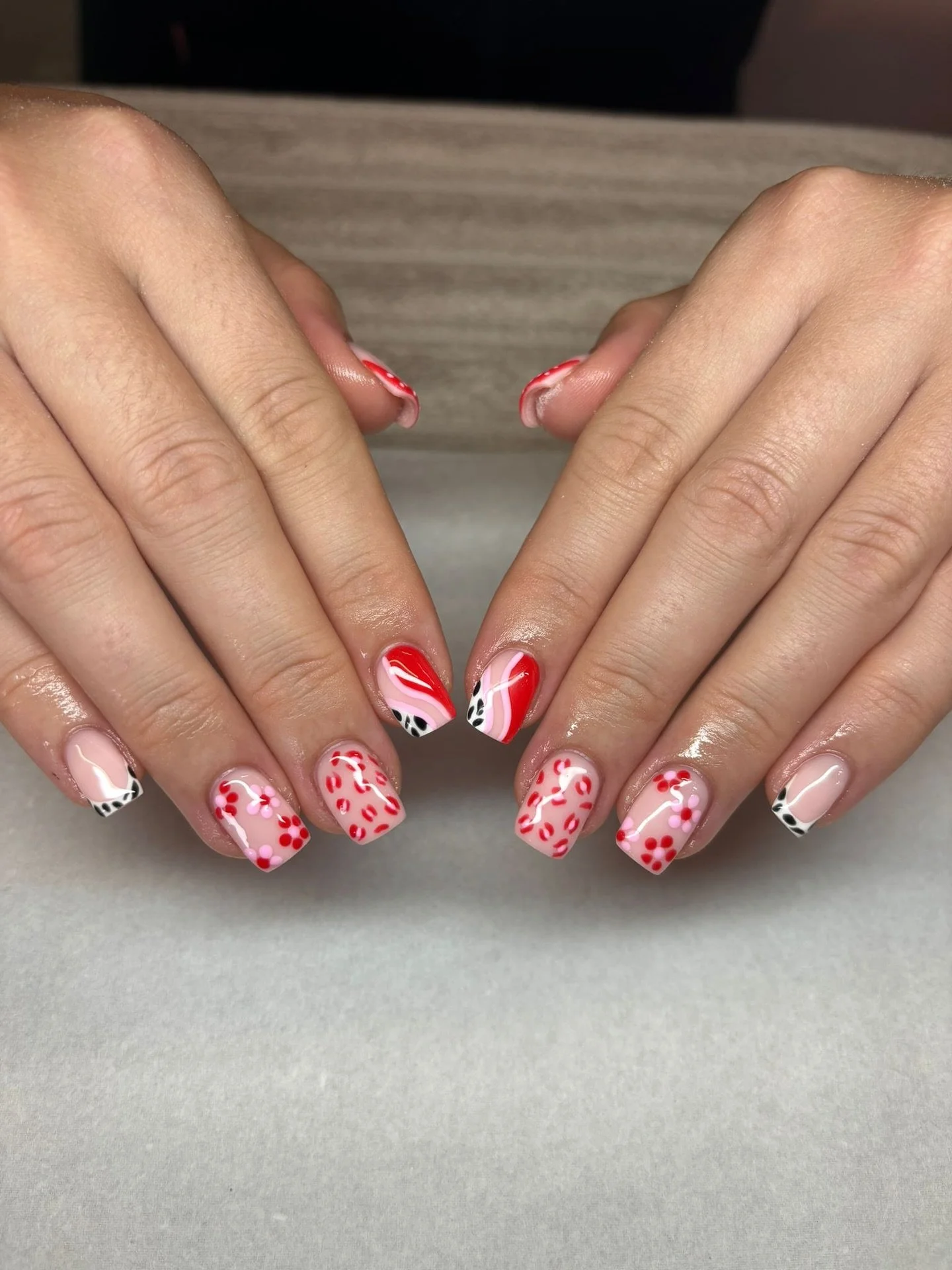 Pretty Patterns 🌸❤️🌺

Something different done by @nailsbyloisjade.x 

Adore all these patterns and they are just perfect for summer! Something a bit more funky and fun for the nice weather 💗

#biab #tgb #biabnailtech #rochesternailtech #kentnails