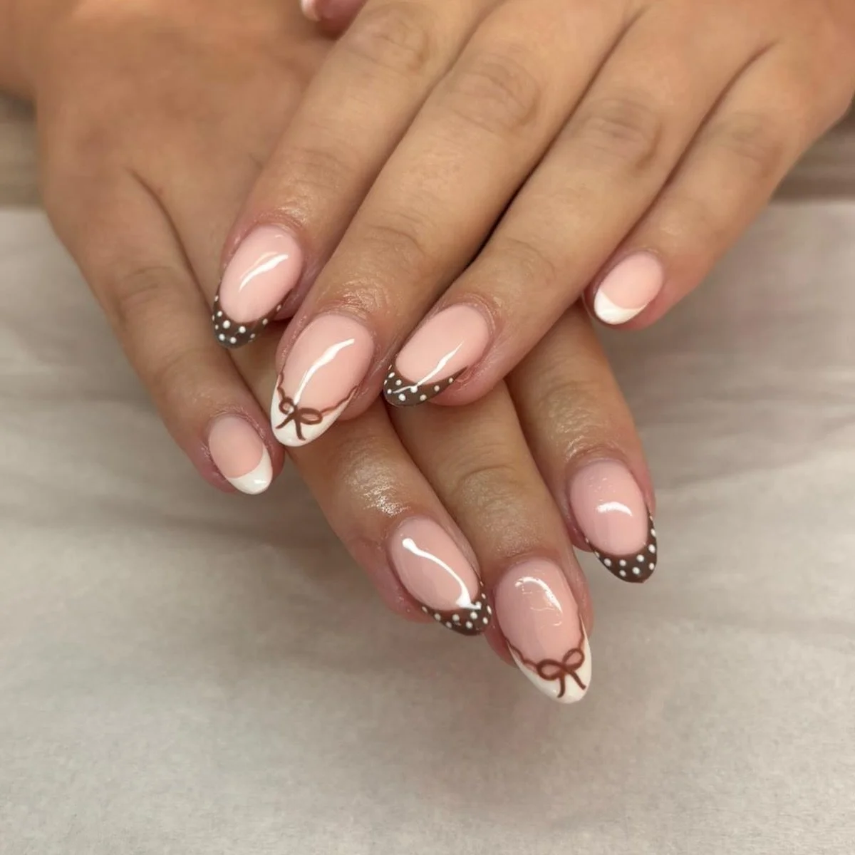 Polka Season 🖤🤍

can you tell what pattern we love this autumn? 

all nails by @nailsbyloisjade.x 

#biab #builderinabottle #tgb #rochester #rochesternails #kentnailtech