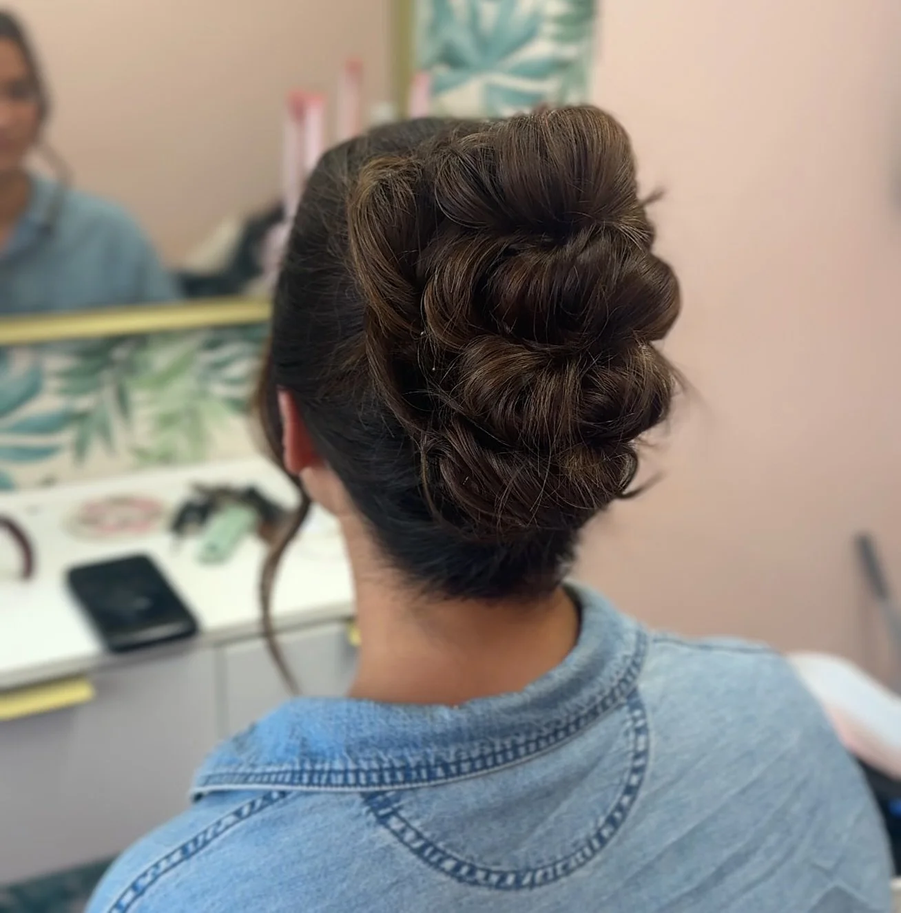 Party Hair ✨

Tis&rsquo; the season to treat yourself to hair up! 

#hairup #updo #hairupdo #eventhair #hairstylistuk #hairinspo #rochesterkent #kenthairstylist #hmua #hmuaartist #glaminrochester #kenthmua #naturalglam #beautyprofessional