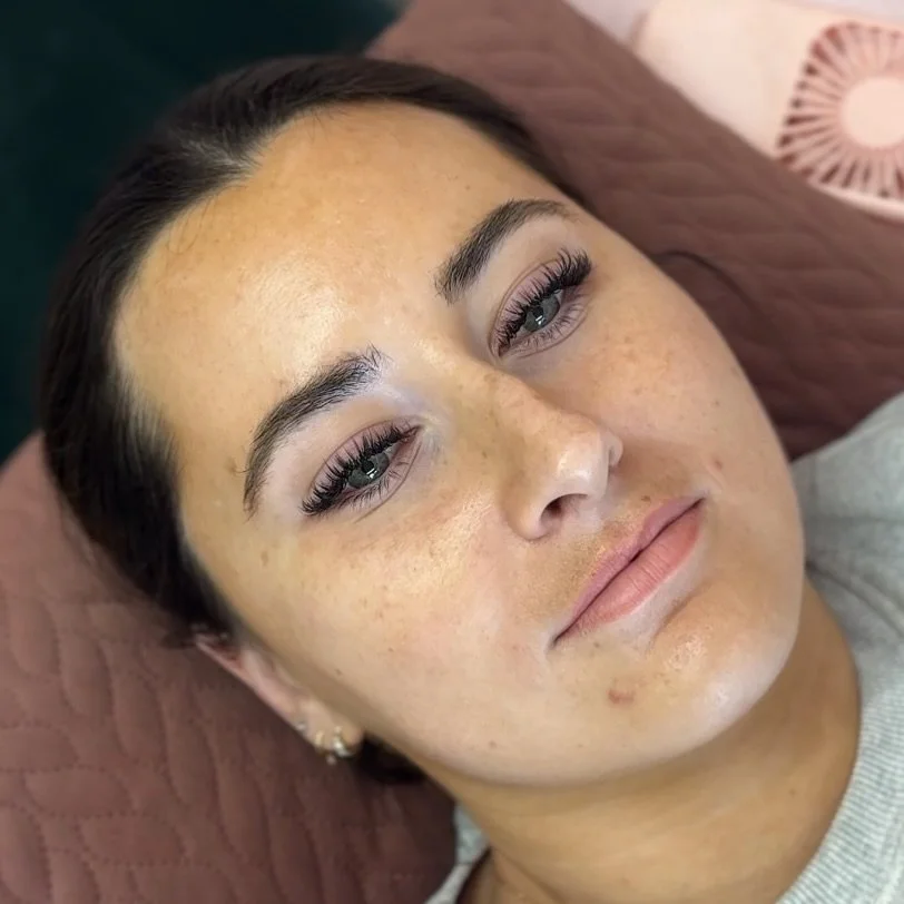 guess what lash style&hellip;

my personal favourite mixed black and brown angel lashes! I know you shouldn&rsquo;t be biased but this lash style just makes me happy! 

Personalised lengths and mapping to suit individuals eye shapes 🤩

#lashextensio