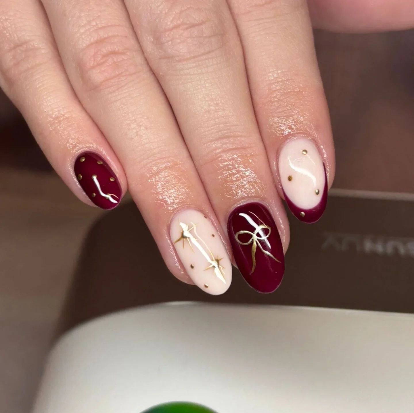 And with that, Christmas nail season is over 🎄🎁🥂

@nailsbyloisjade.x absolutely nailed it with all these December sets for Christmas! Bows, gonks, snowflakes, reindeers and more&hellip; who knows what she&rsquo;ll be doing next December 🤩

#biab 