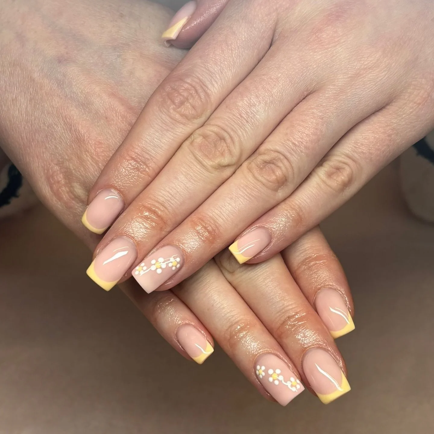 Spring has sprung 🌻

#biabjourney #biab #rochester #rochesternails