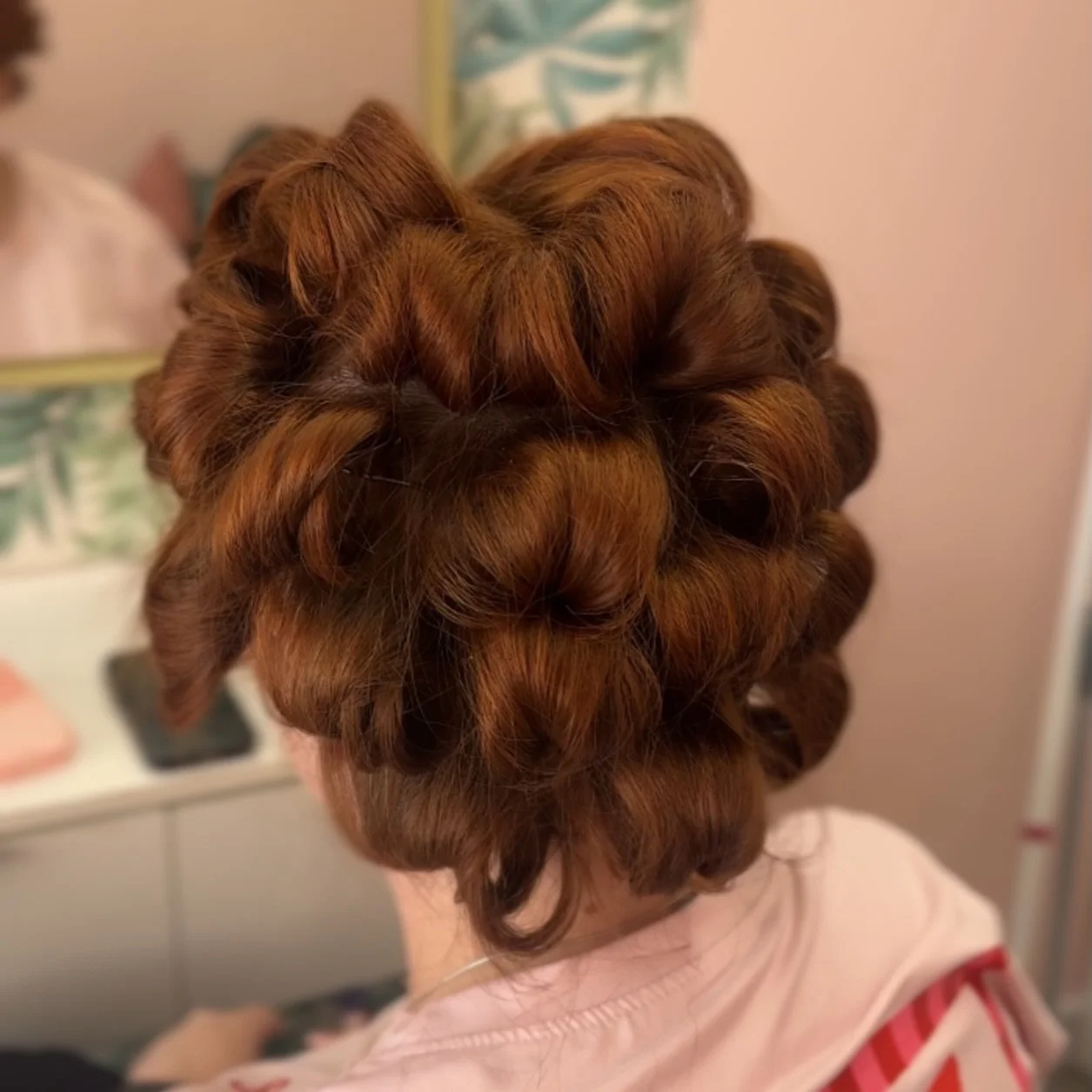 pin curls&hellip; yes please!!! 

one of my most popular hair treatments!
- love a bouncy curl?
- want curls that last? 
- hate curling your own hair?

If the answer to all them questions is yes, then pincurls are the way forward! 

#hairstylist #pin