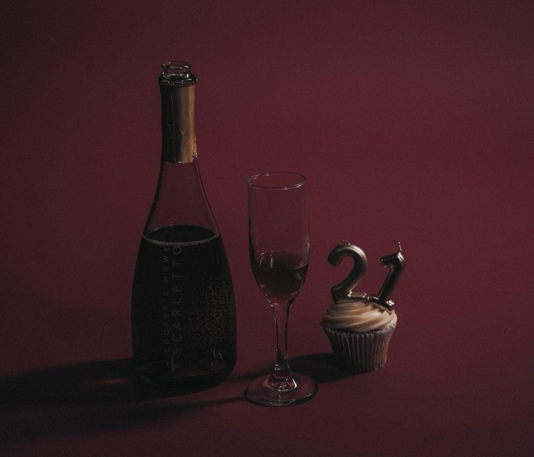 I remember when you were 4, now you&rsquo;re 21?! 

Help me wish my niece, who will retire her aunt (and mom I guess 😂)! Dr. @thtpretty.n - it&rsquo;s been an honor to witness all your many accomplishments and to see you continue to grow. Here&rsquo