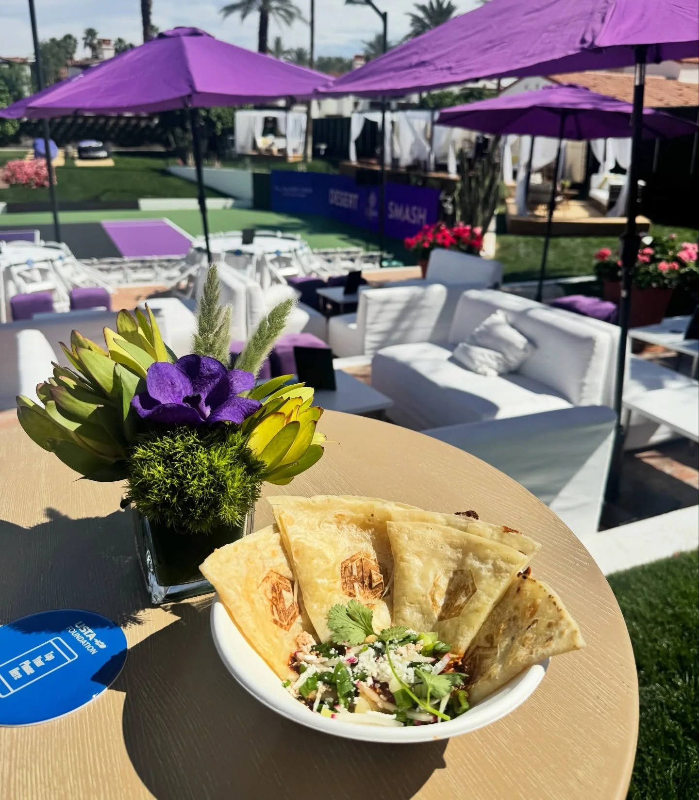 Big love to @desertsmash and @hexclad for letting us bring the heat to the HexClad Cuisine Court.

Thank you for having Chicas Tacos as your culinary partner. Serving Chicas Tacos, vibes, and smiles all week long 🤍🌮💫.
Here&rsquo;s to smashing sens