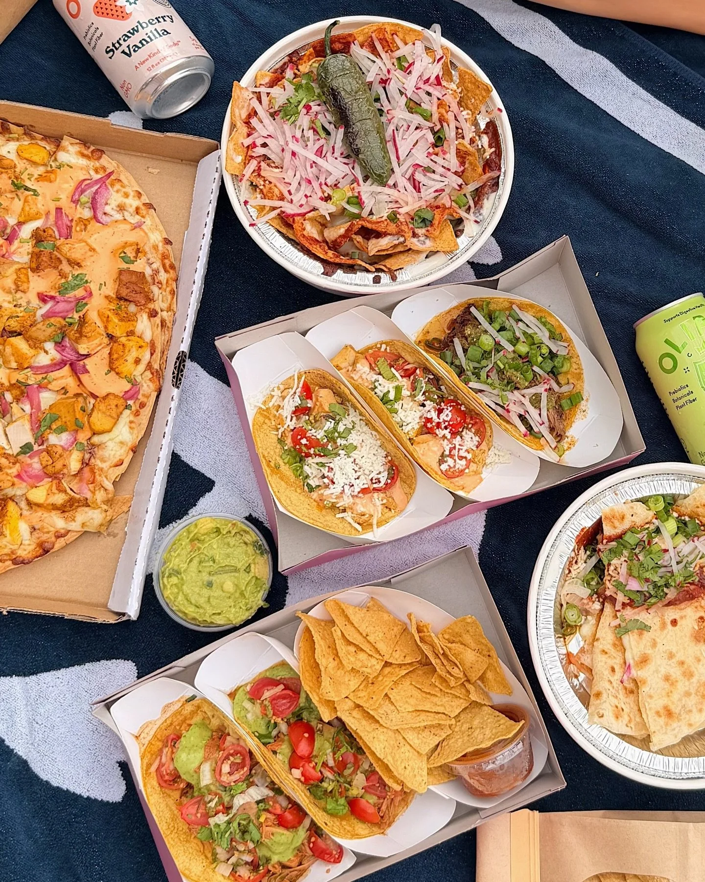 Poolside tanning, picnic at the park, or a lazy movie night in&hellip; whatever the vibe, we&rsquo;ve got you covered bb 😏

Order in and let Chicas do the most 💕

🛵Order Online: Use Uber Eats
📍 Inside All Season Brewing Co. &ndash; 800 S La Brea 