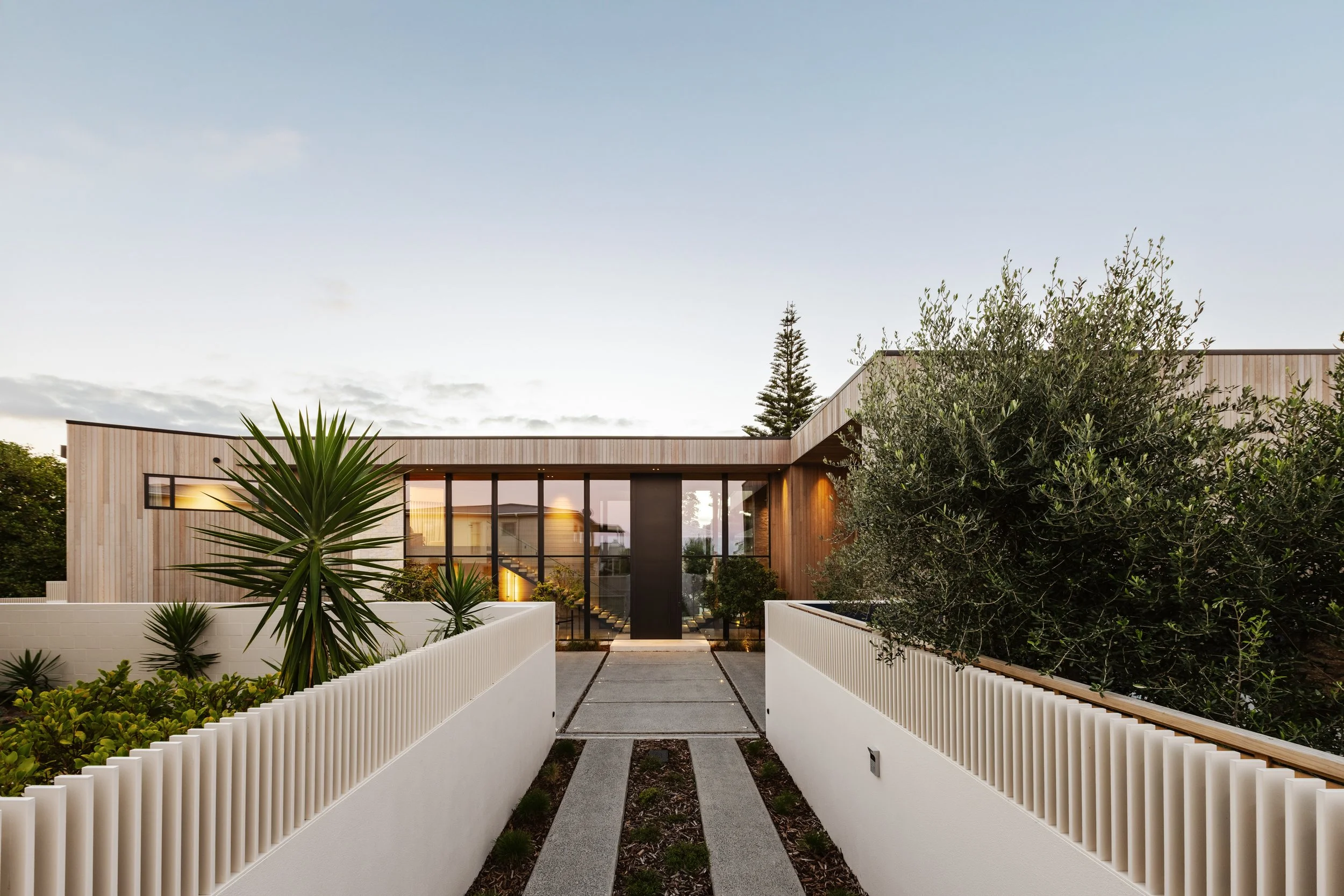 the-retreat-papamoa-driveway-01.jpg