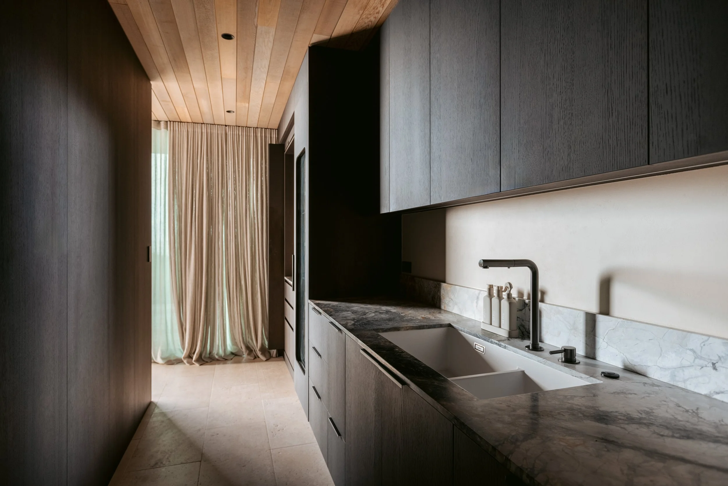 the-retreat-papamoa-kitchen-02.jpg