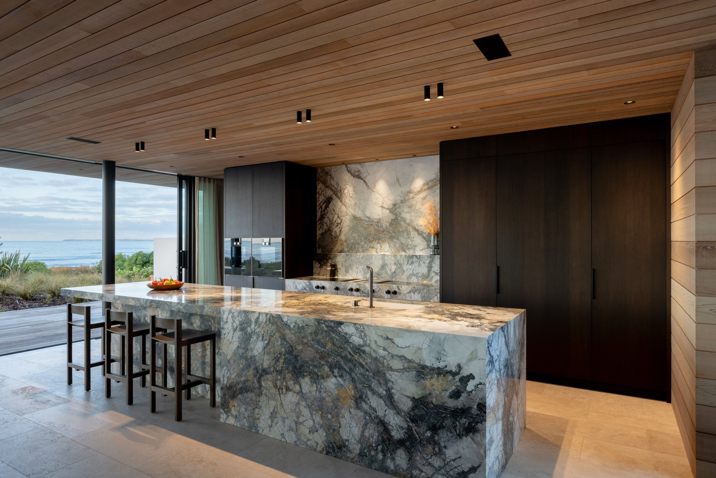 the-retreat-papamoa-kitchen-04.jpg